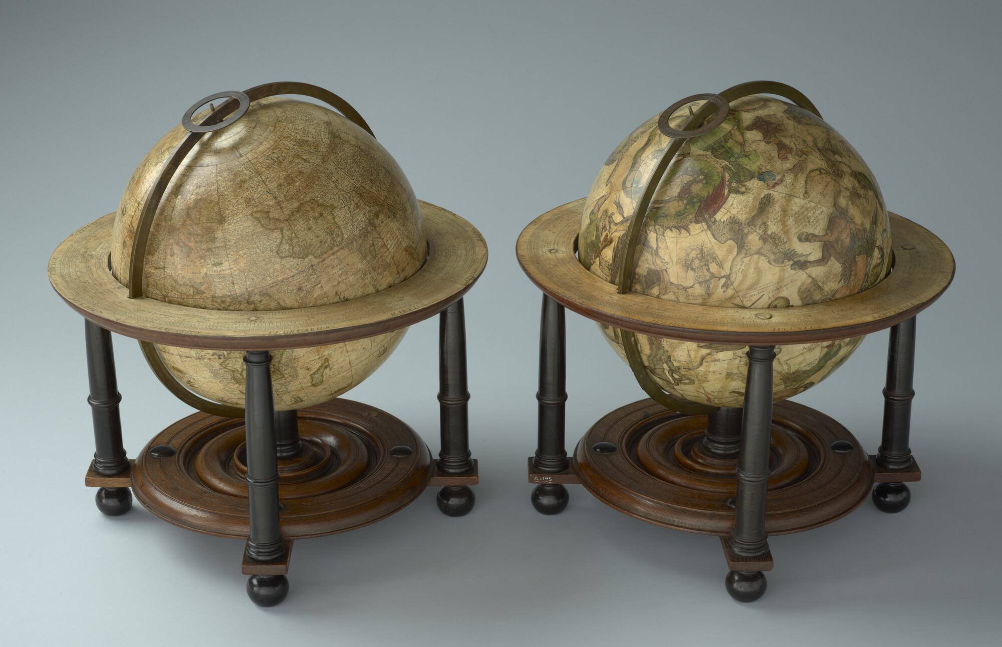 A.0145(025)04; Hemelglobe van 34 cm. in doorsnede door Willem Jansz. Blaeu uit 1603, in een uitgave van na 1621; globe