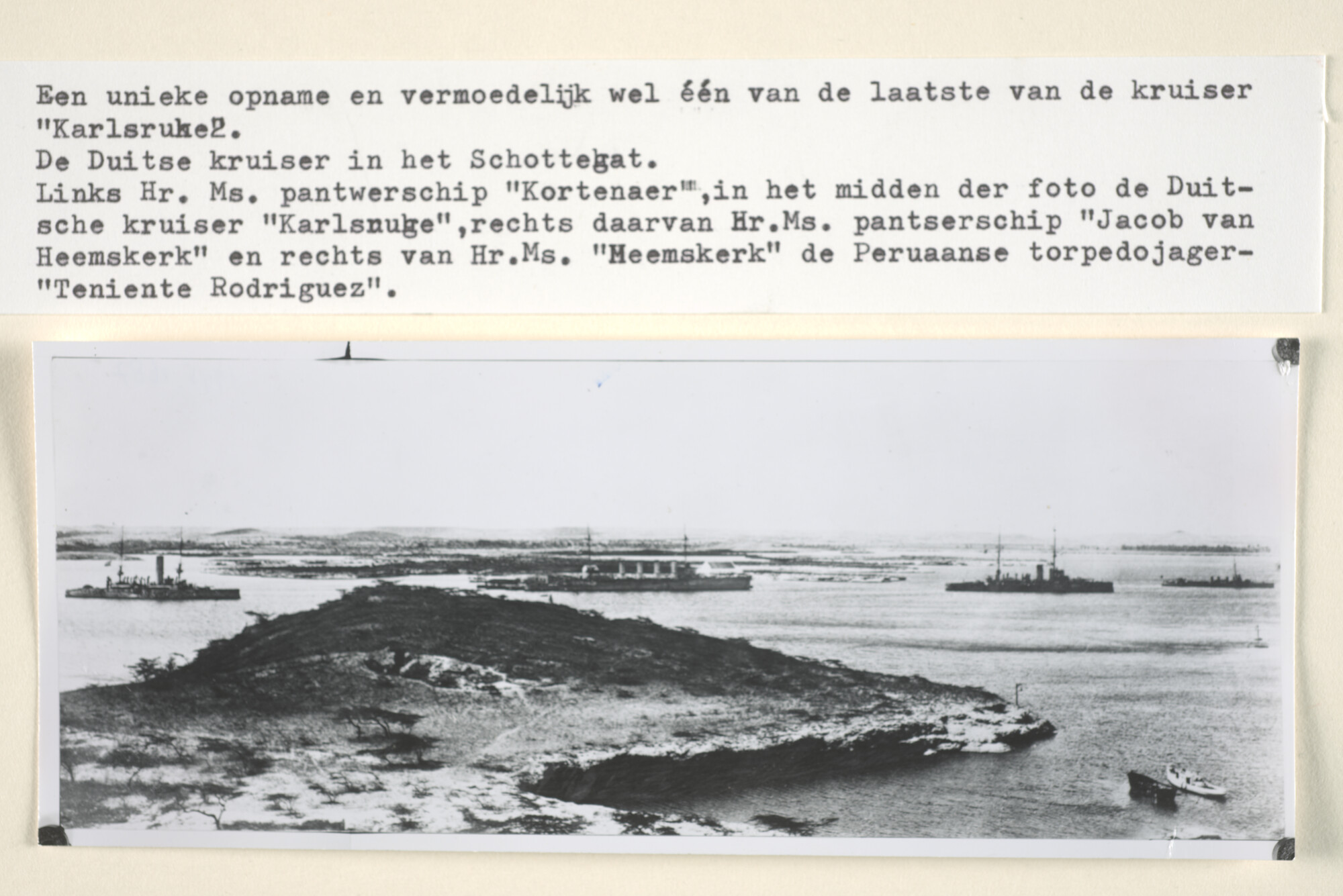 1995.1687; Oorlogsschepen in het Schottegat bij Willemstad: vlnr het pantserschip Hr.Ms. Kortenaer [...]; foto