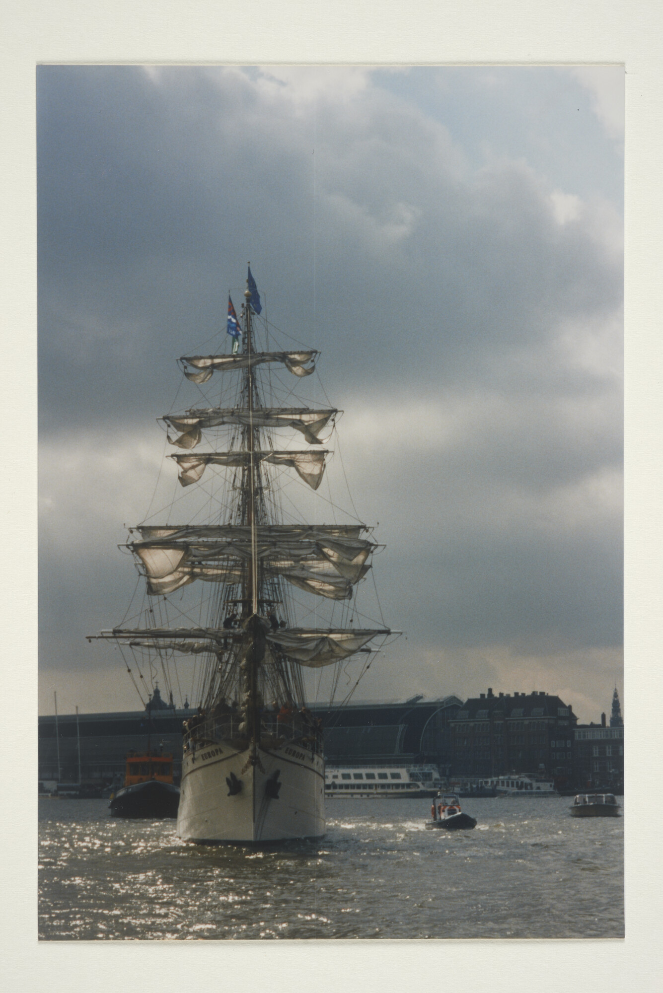1998.1568; 'Amsterdam ontmoet Batavia'; fotoreportage