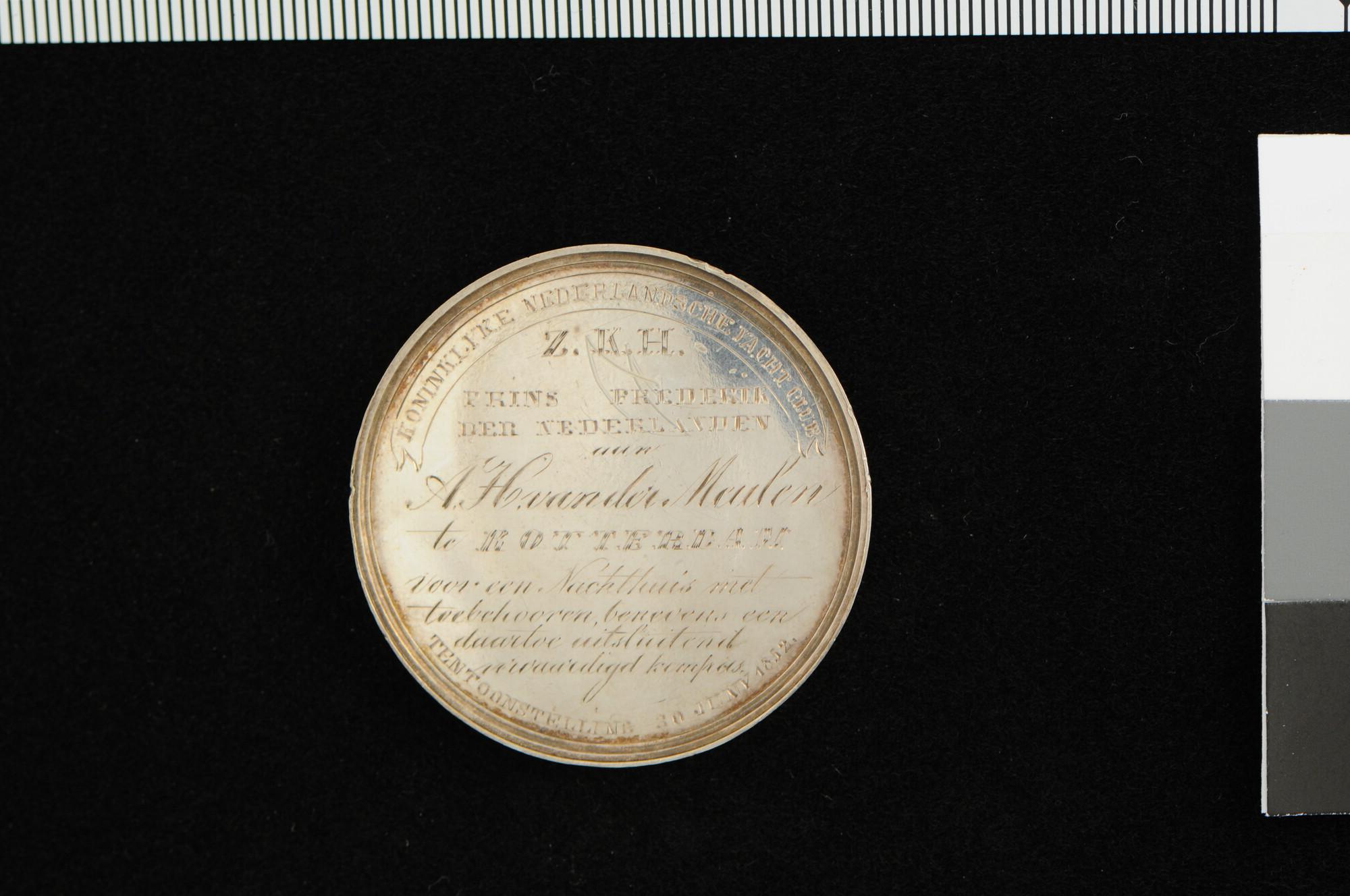 S.4829; Zilveren prijspenning uitgereikt aan A.H. van der Meulen voor een nachthuis, 1852; penning