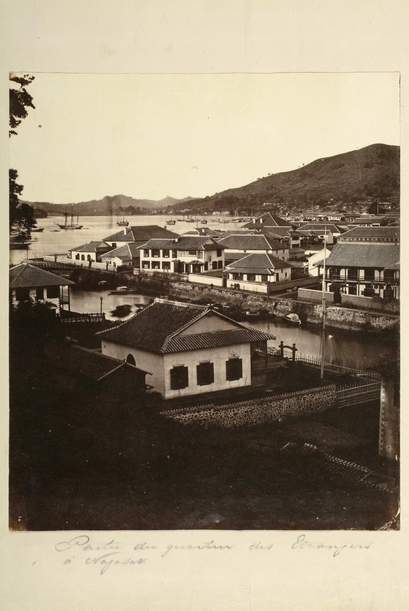 S.3628(02); Album nr. 1 uit een serie van drie van de Nederlandse consul in Japan Dirk de Graeff van Polsbroek; fotoalbum