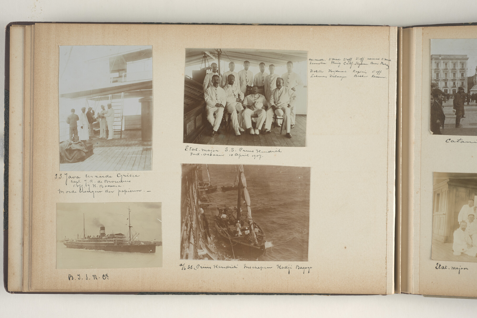2014.0694; Fotoalbum van C.H.J. van Benthem Jutting met foto's van zijn reizen naar de Oost; fotoalbum