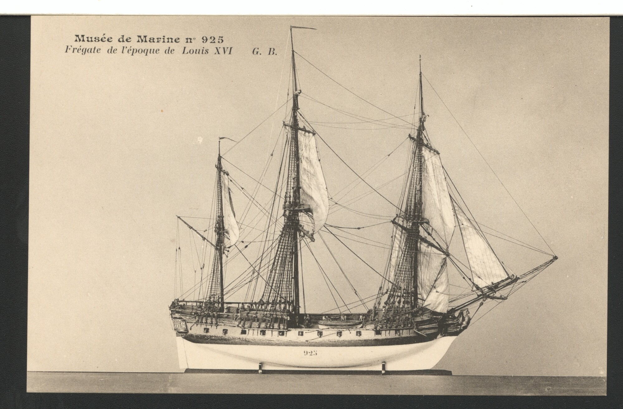 A.4876(397); Mapje van het Musee du Louvre (Musée de Marine) met 50 prentbriefkaarten met; prentbriefkaart-serie