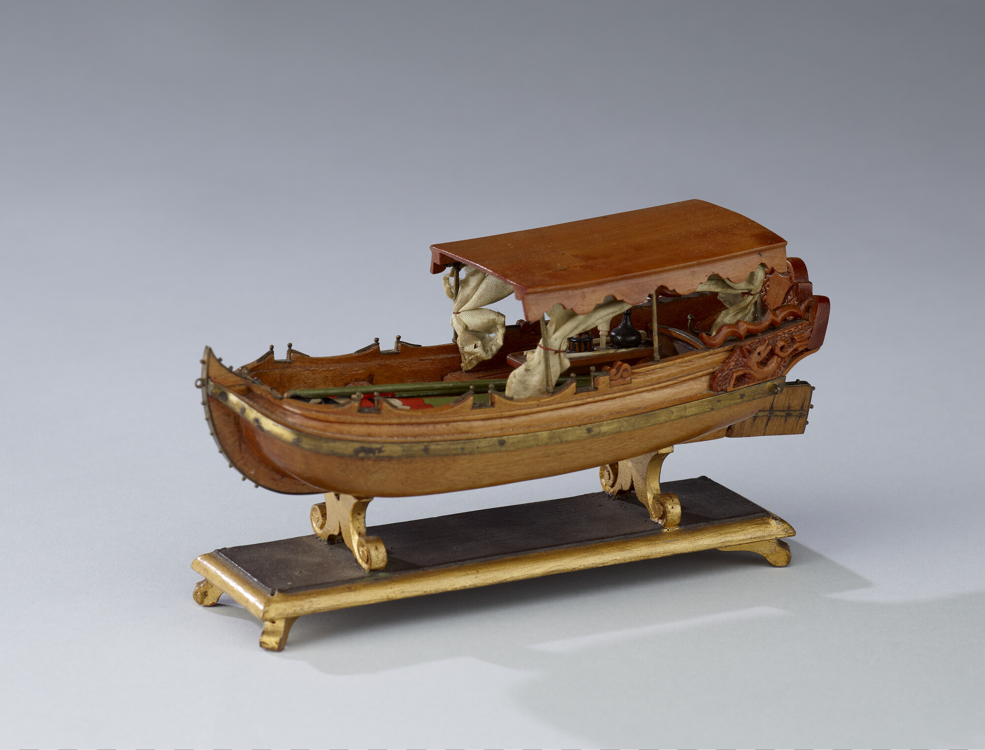 S.0663(13)2; Model van een roeijacht; scheepsmodel