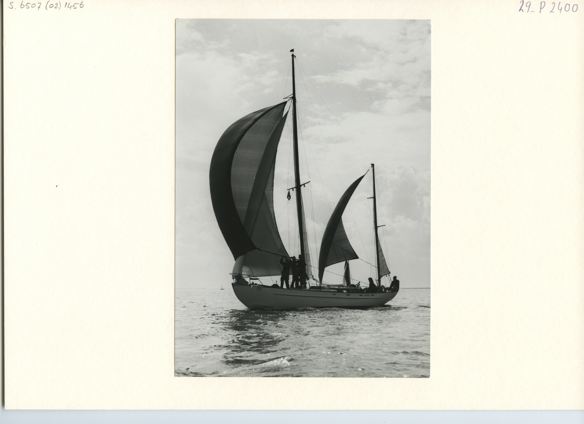 S.6507(02)1456.05; Zwart-wit foto van van de RORC-klassen tijdens de Hollandweek II 1962; foto
