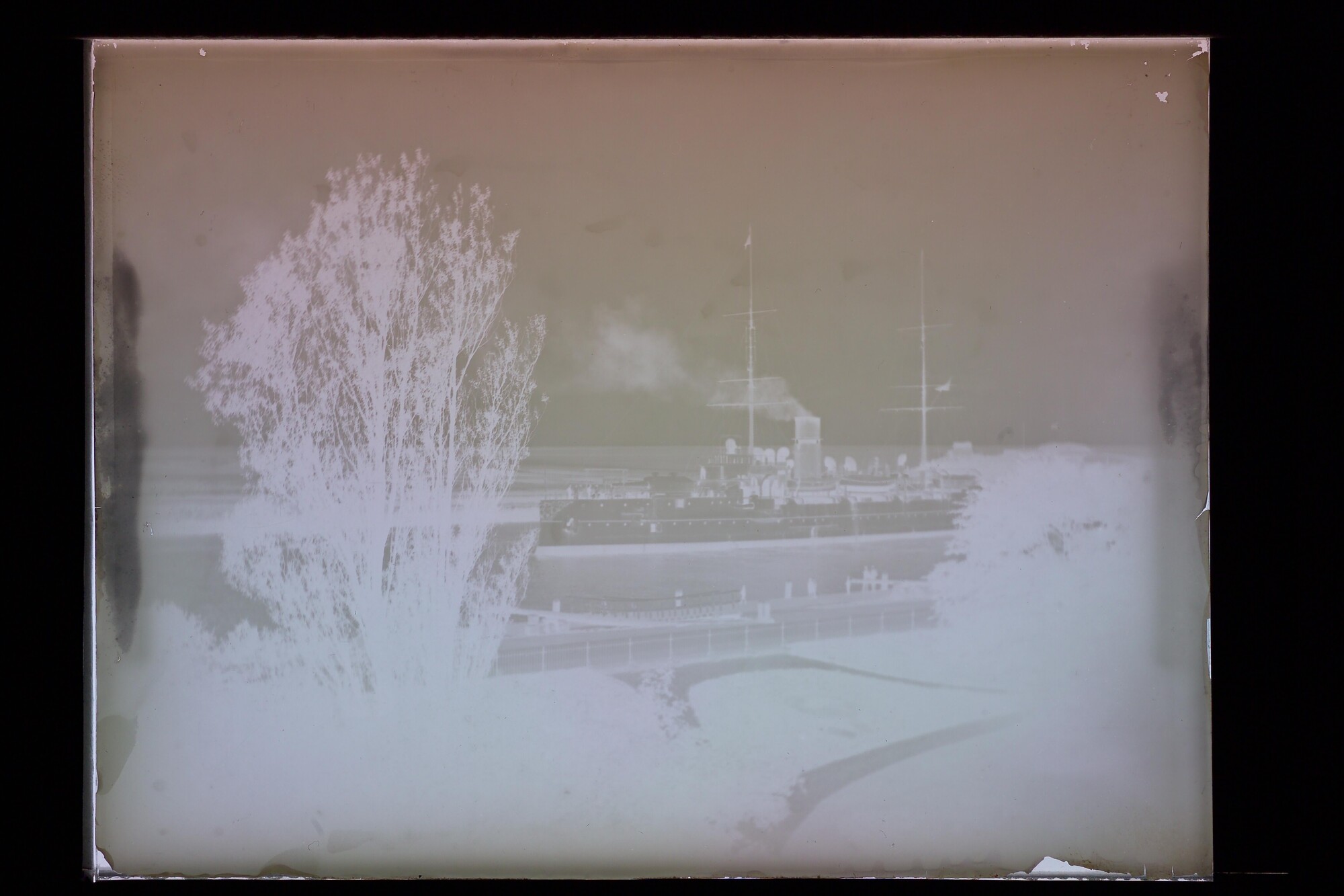 S.3319(217)a; Het pantserschip Hr.Ms. 'Marten Harpertsz Tromp' in Den Helder; negatief