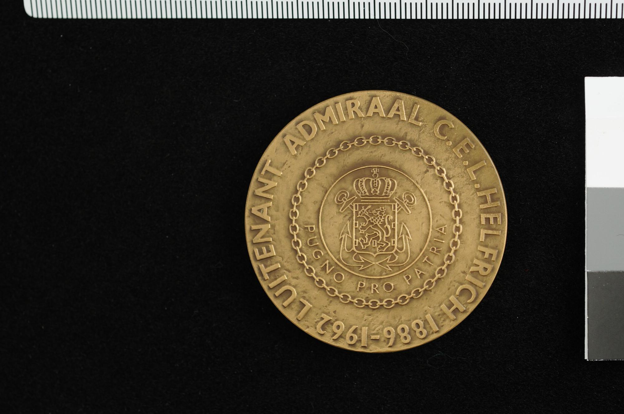 A.3726(01); Penning op het overlijden van C.E.L. Helfrich, 1962; penning
