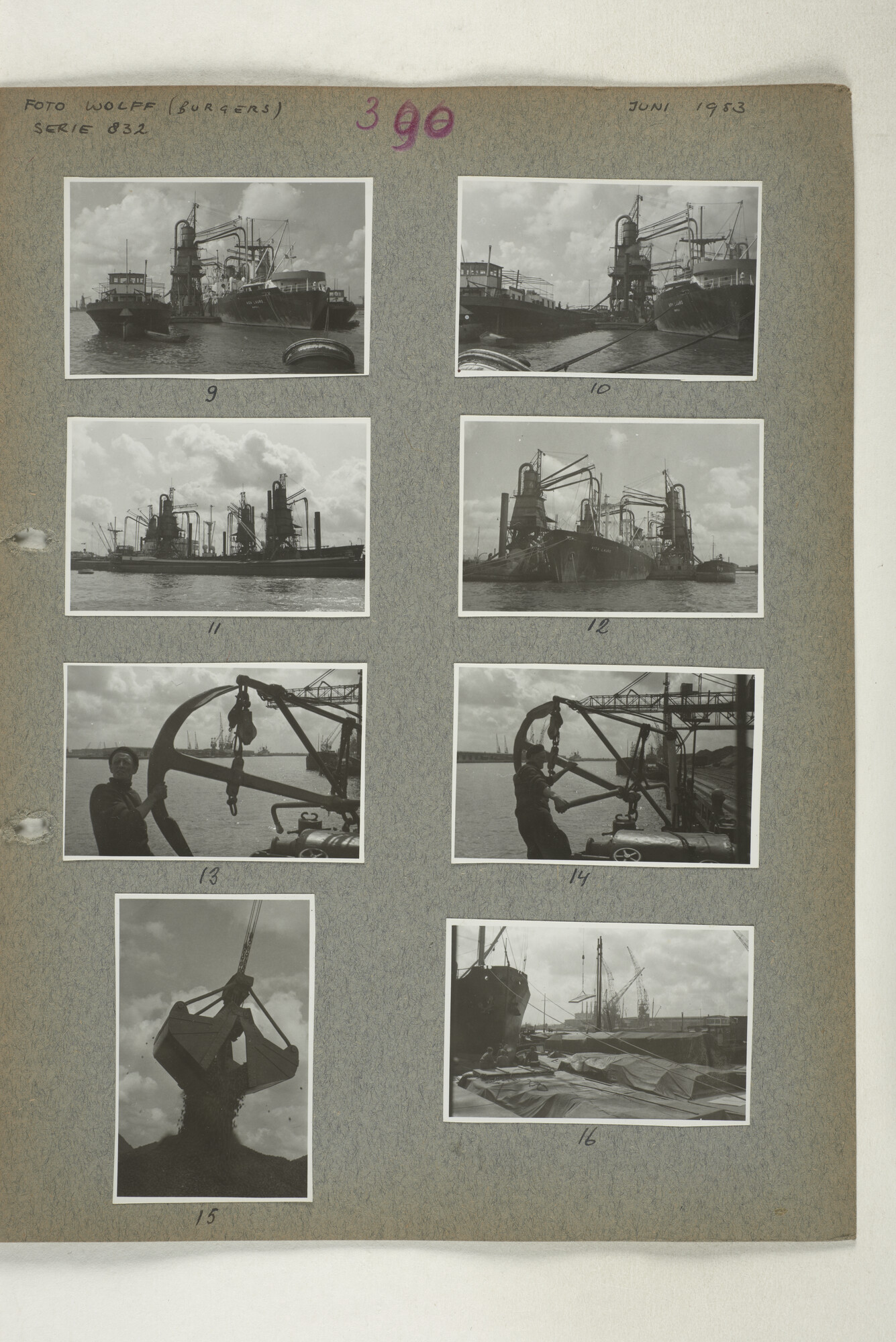 1998.2182; Omslag (voorheen ordner) met een grote hoeveelheid proef foto's van de haven en de stad van Amsterdam; omslag