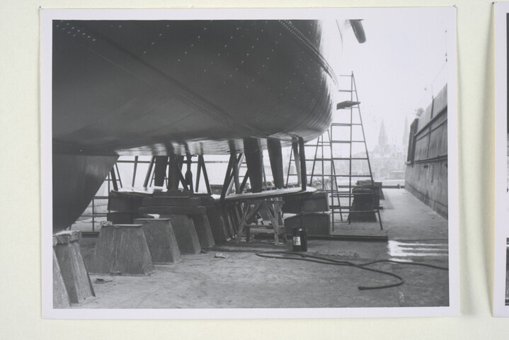 S.5219(12)0223; Fotos van de roerbladen en deel van het onderwaterschip van de [...]; fotoreportage