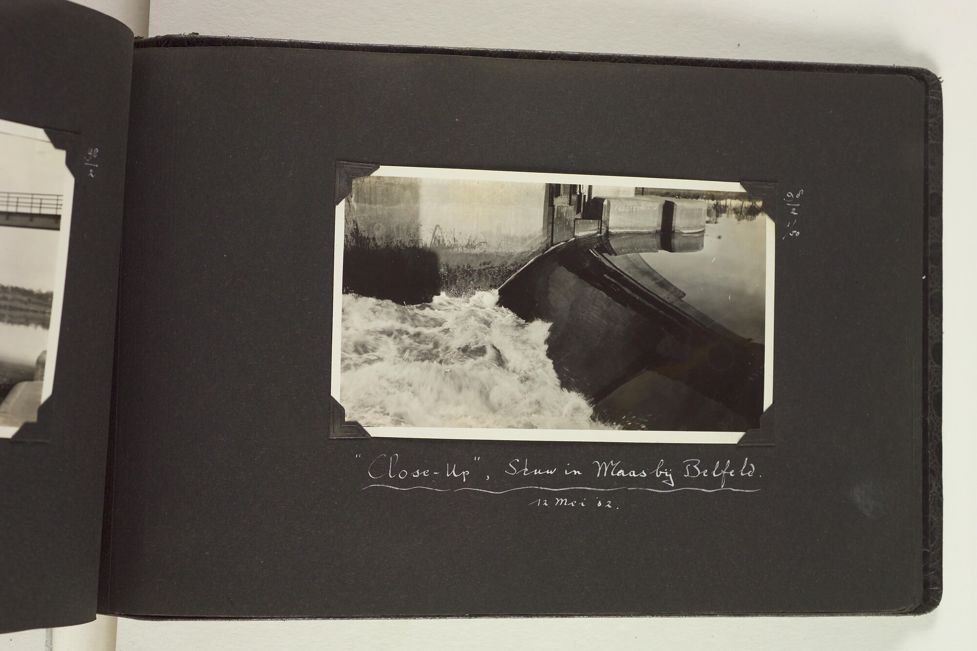 S.6156(06)l; Fotoalbum l) uit een serie van veertien uit de Collectie Job over zijn reizen met ss. 'Stuyvesant' en 'Venezuela' van de KNSM [...]; fotoalbum