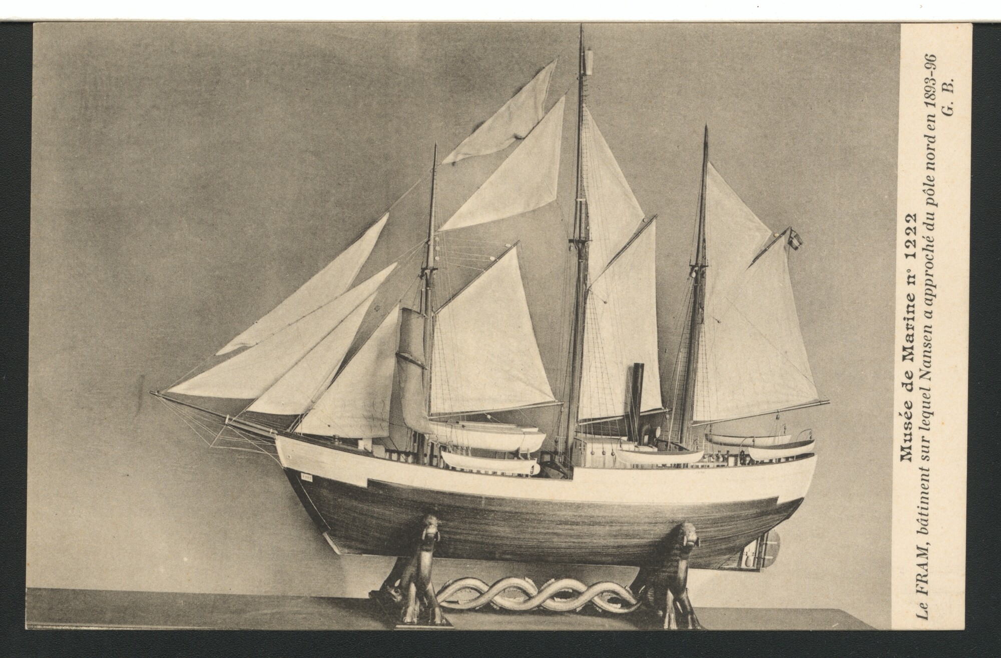 A.4876(397); Mapje van het Musee du Louvre (Musée de Marine) met 50 prentbriefkaarten met; prentbriefkaart-serie