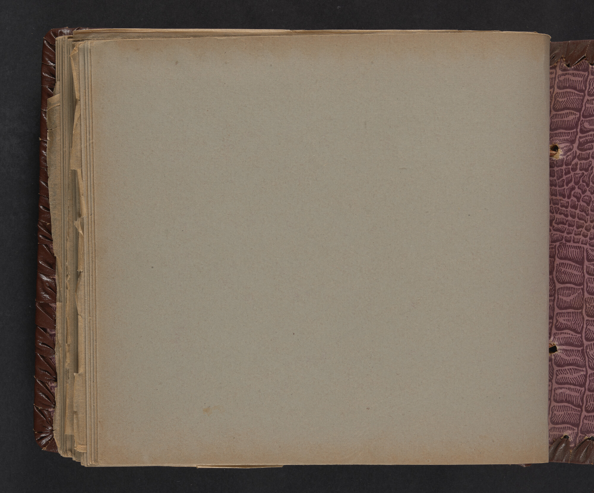 2019.0671; Fotoalbum van het echtpaar Jan van der Meer Mohr en Johanna van der Meer Mohr-van Ruler van hun reis op ms. Oranje van Tandjong Priok naar Amsterdam tussen 18 december 1953 en 7 januari 1954; fotoalbum