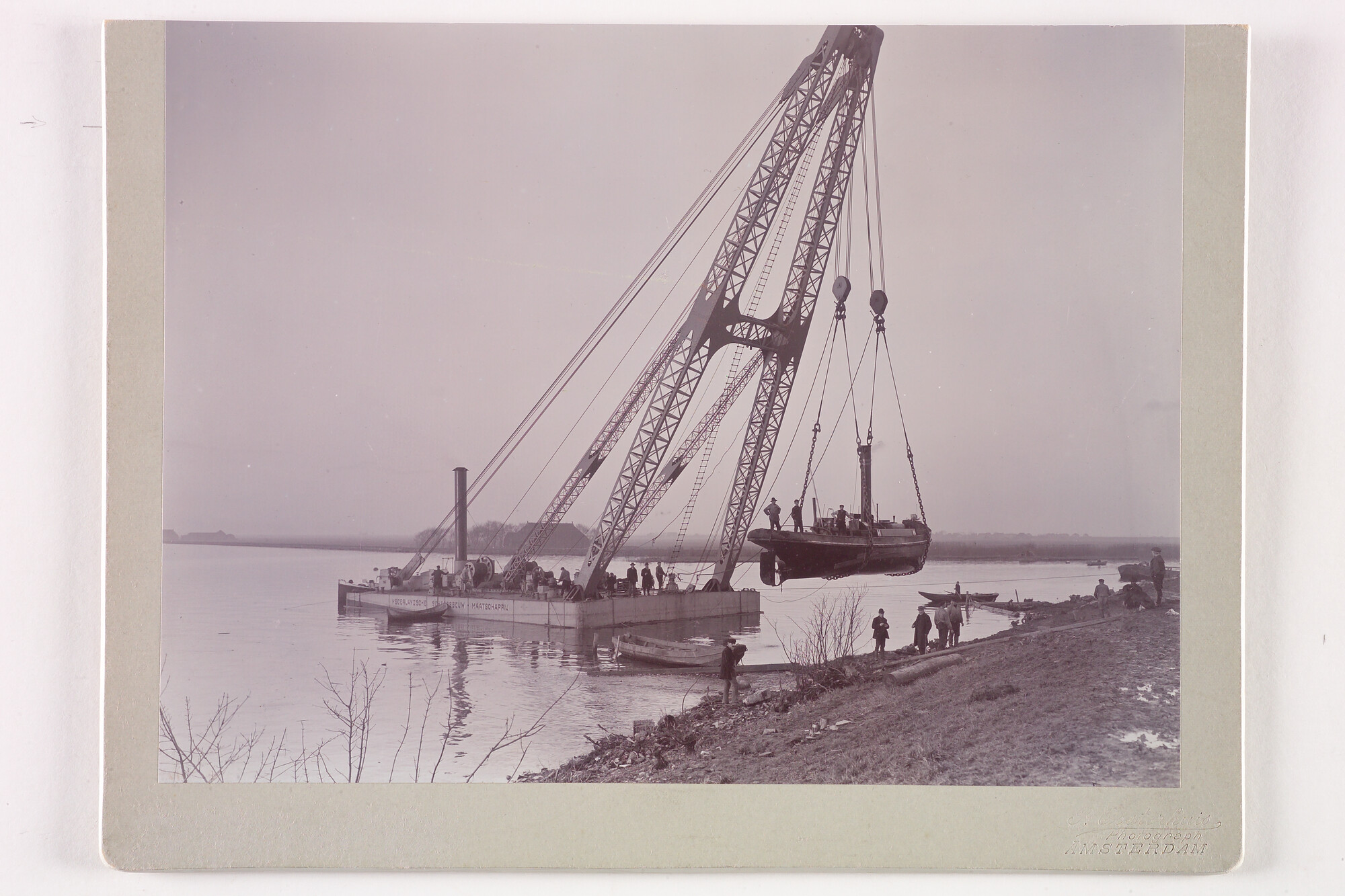 S.5444(0159); Drijvende bok gebouwd van de NSM; foto