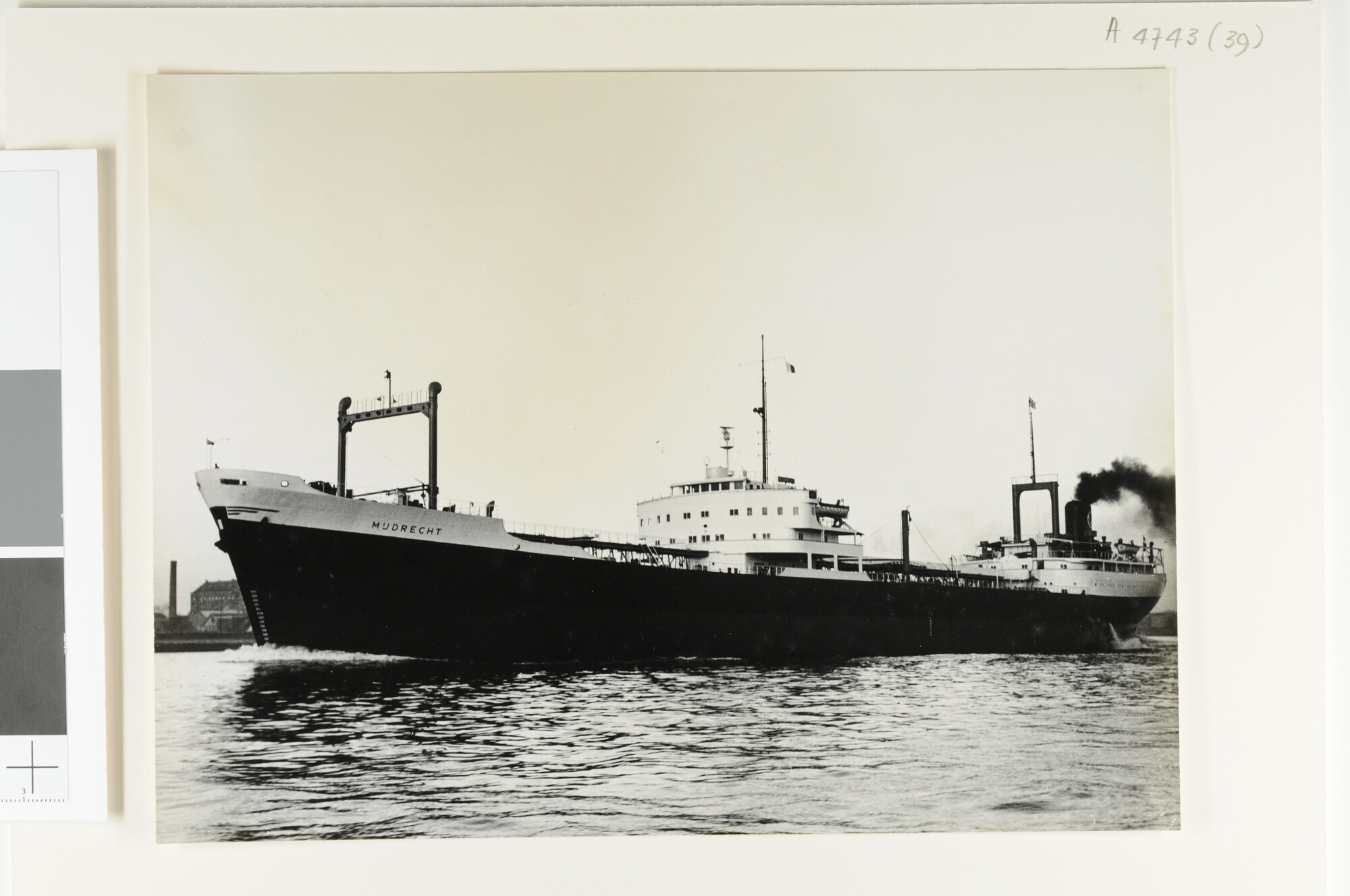 A.4743(39); De tanker ms. 'Mijdrecht' van Phs. Van Ommeren NV; foto