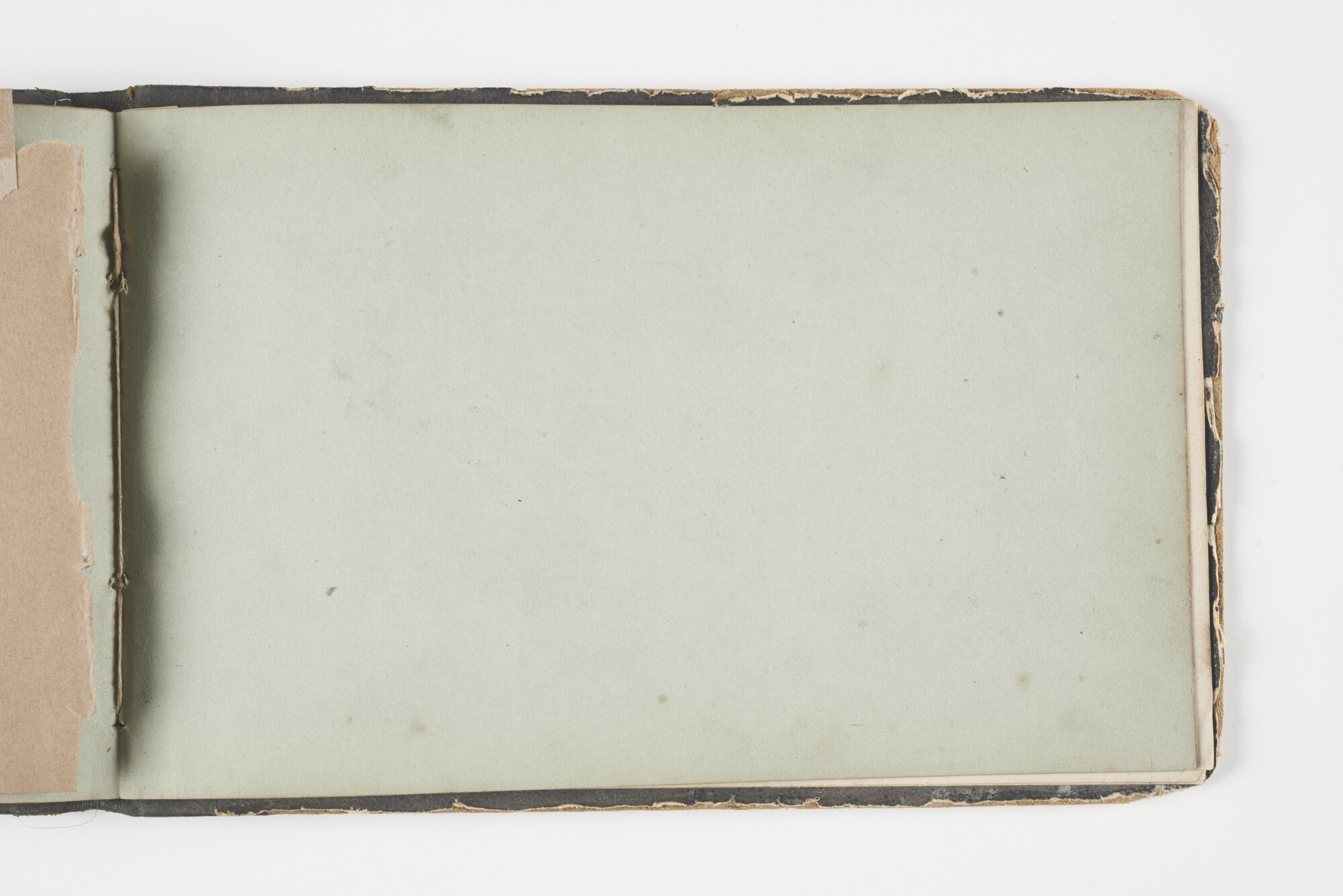 A.2019(02); Schetsboek met studies van binnenschepen en zeeschepen; schetsboek