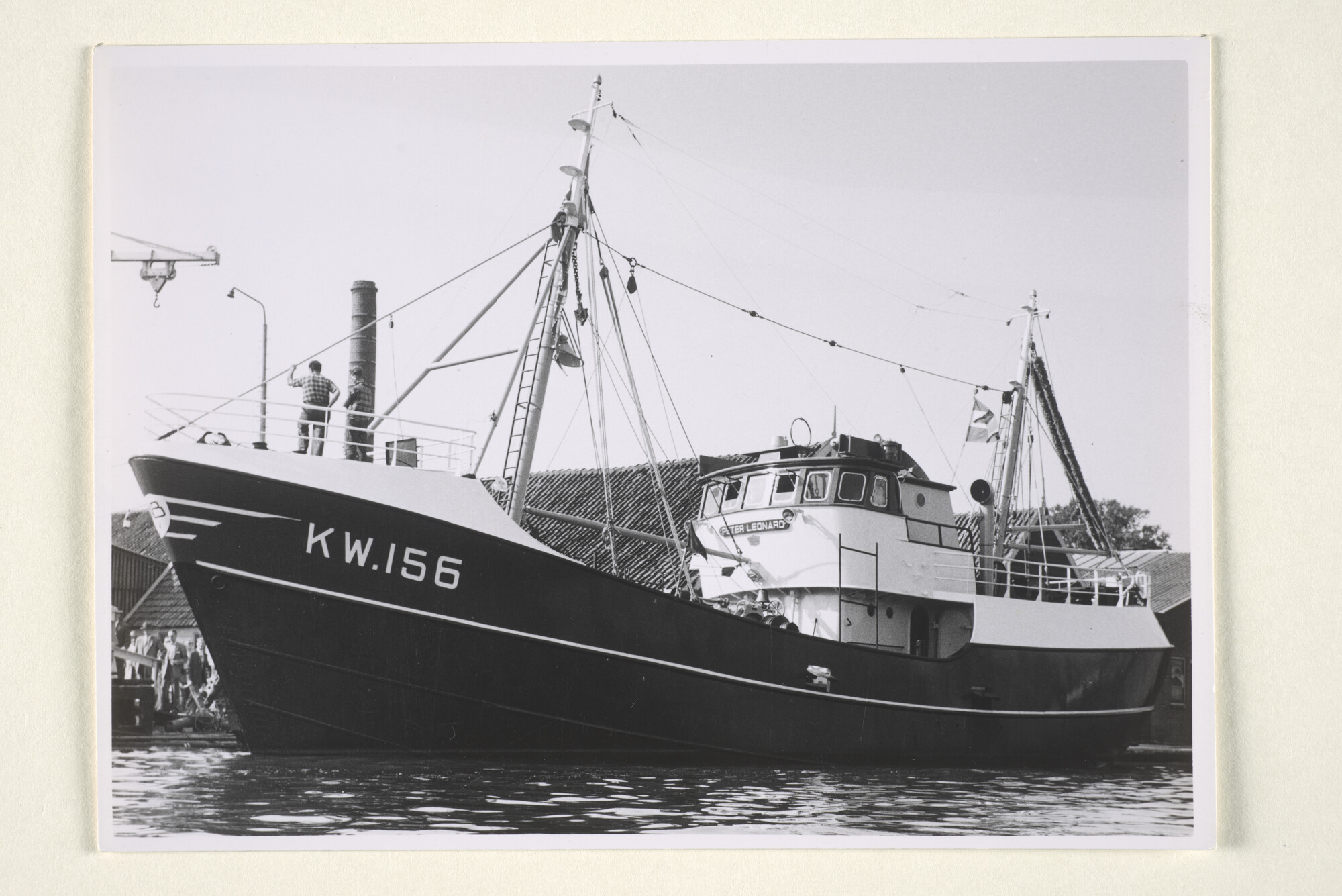 1997.1615; De motortrawler 'Peter Leonard' ('KW 156') van Rederij en Handelsmij; foto