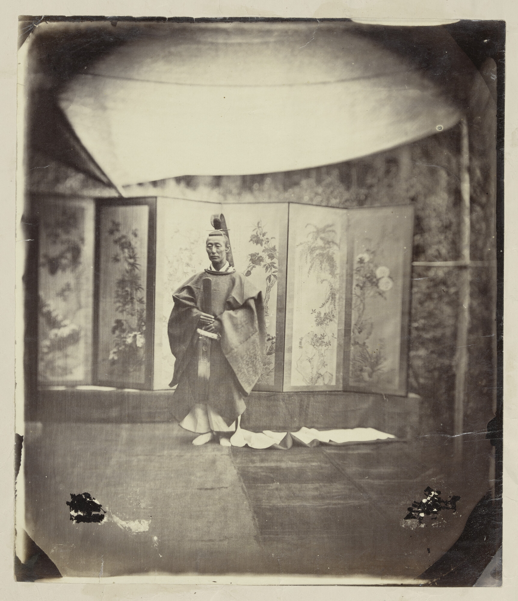 S.3628(02)059; Le gouverneur, Costume de la Cour ; foto