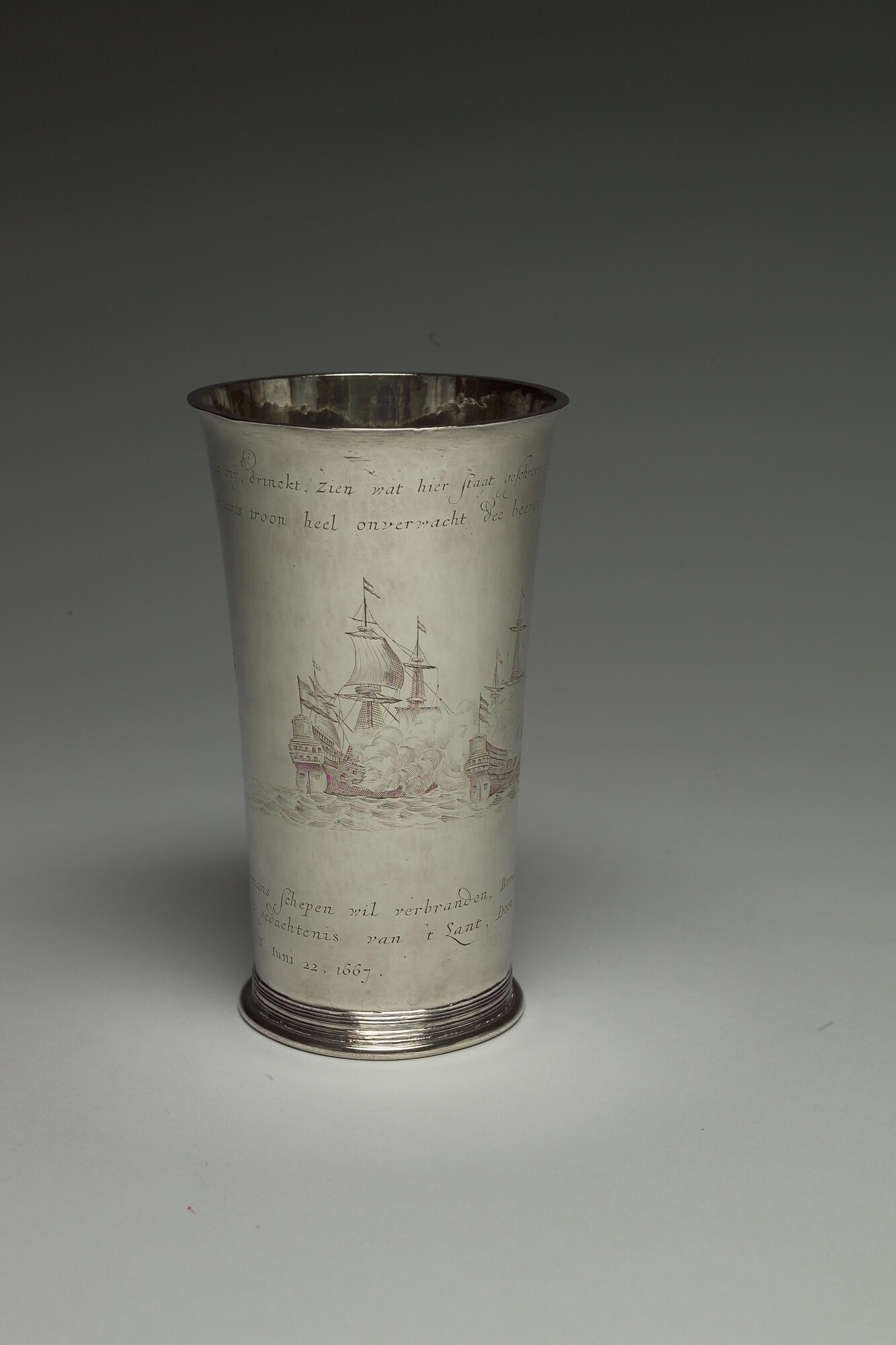 1990.0939; Zilveren beker, gemaakt naar aanleiding van de Tocht naar Chatham; drinkbeker