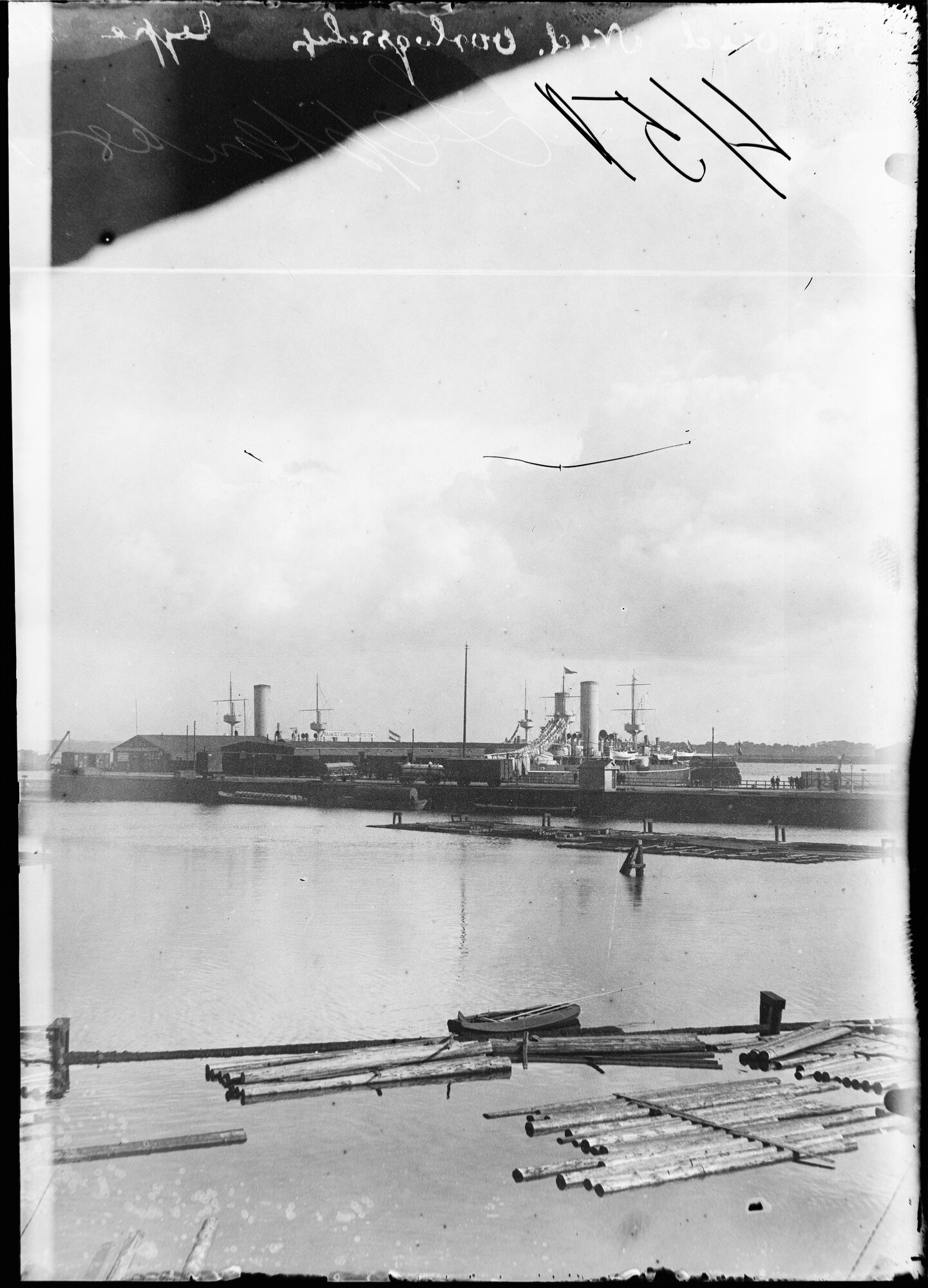 S.1156(06)367-1; Negatief van een pantserschip van de Kortenaer-klasse, 1896; negatief