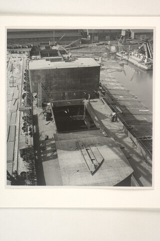S.5219(12)0109; Foto's van de bouw van het Finse vrachtschip ss. 'Pamilo' voor Enso Gutzeit te Helsinki op de dwarshelling van de ASM; fotoreportage