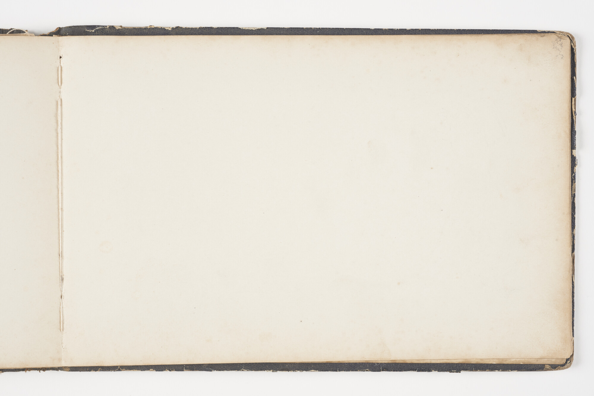 A.2019(01); Schetsboek met studies van binnenvaartschepen en zeeschepen; schetsboek