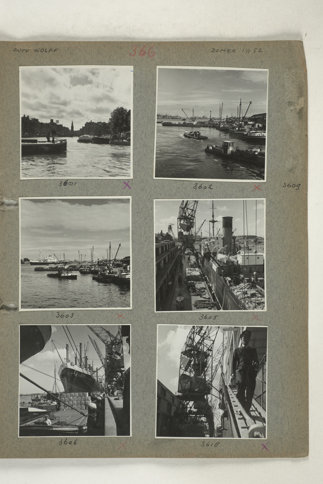 1998.2182; Omslag (voorheen ordner) met een grote hoeveelheid proef foto's van de haven en de stad van Amsterdam; omslag