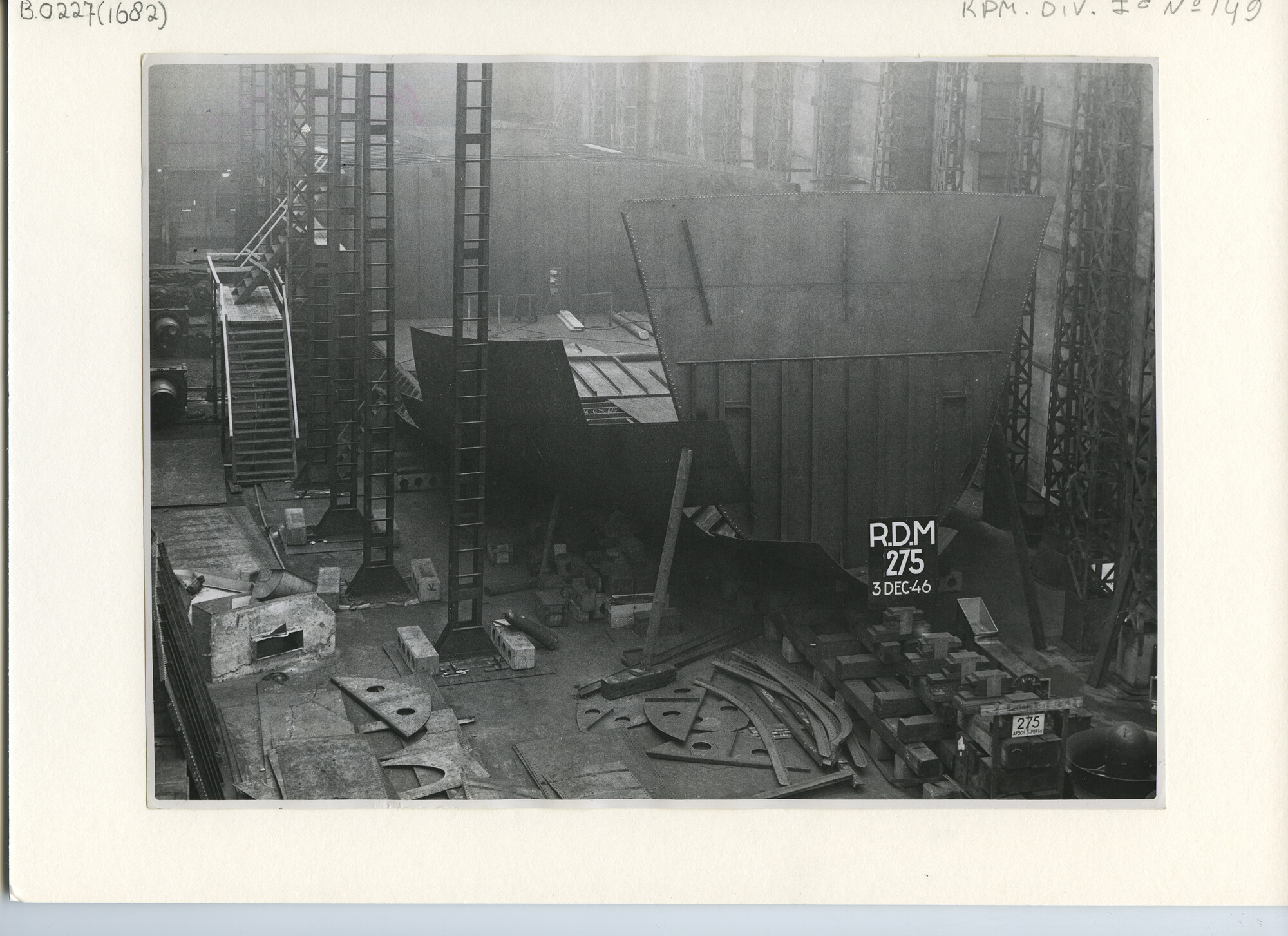 B.0227(1682); Foto van ms. Batoela en Banggaai in aanbouw bij de RDM in opdracht van de Nederlandse regering; foto
