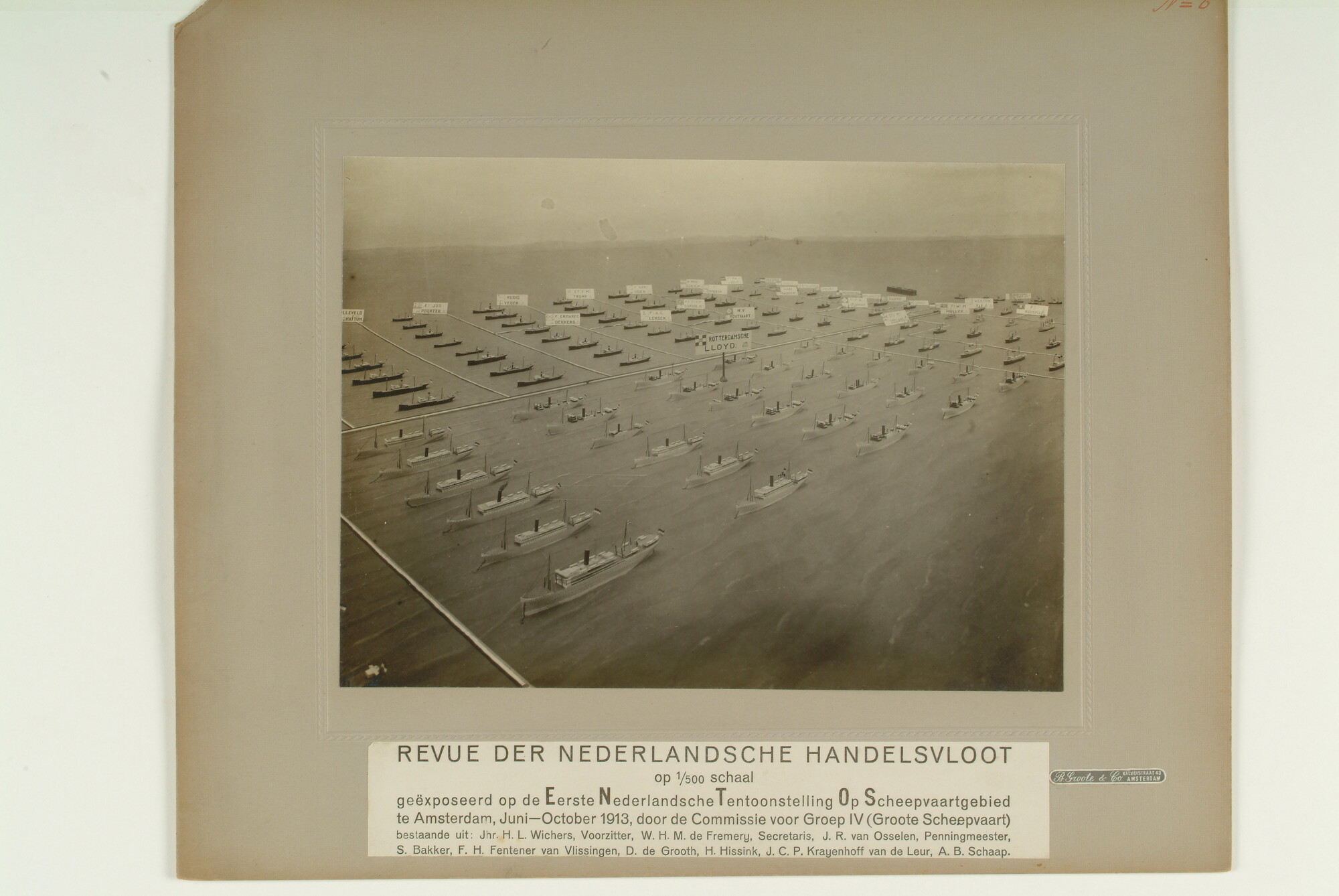 S.0201f; Opnamen van de Revue van de Nederlandse handelsvloot tentoongesteld op de ENTOS; foto