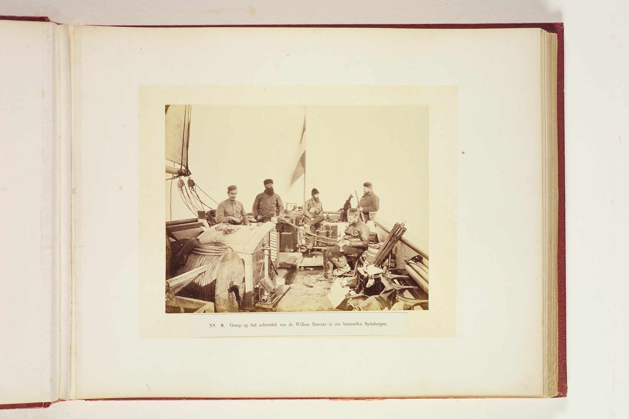 S.0068(05); Album met foto's van de Eerste Noordpoolexpeditie van de Willem Barents; fotoalbum