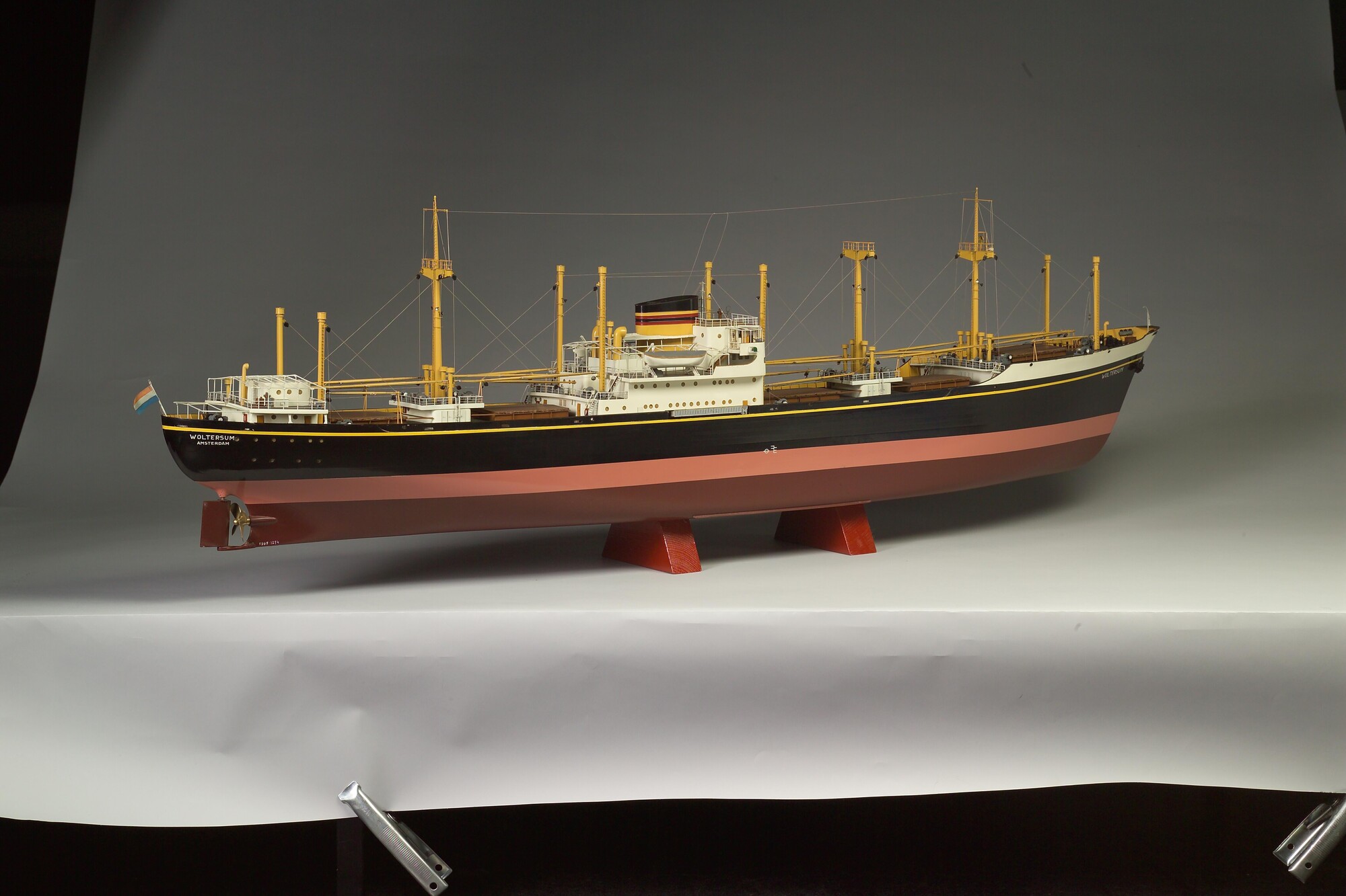 1995.1274; Model van het vrachtschip Woltersum; scheepsmodel