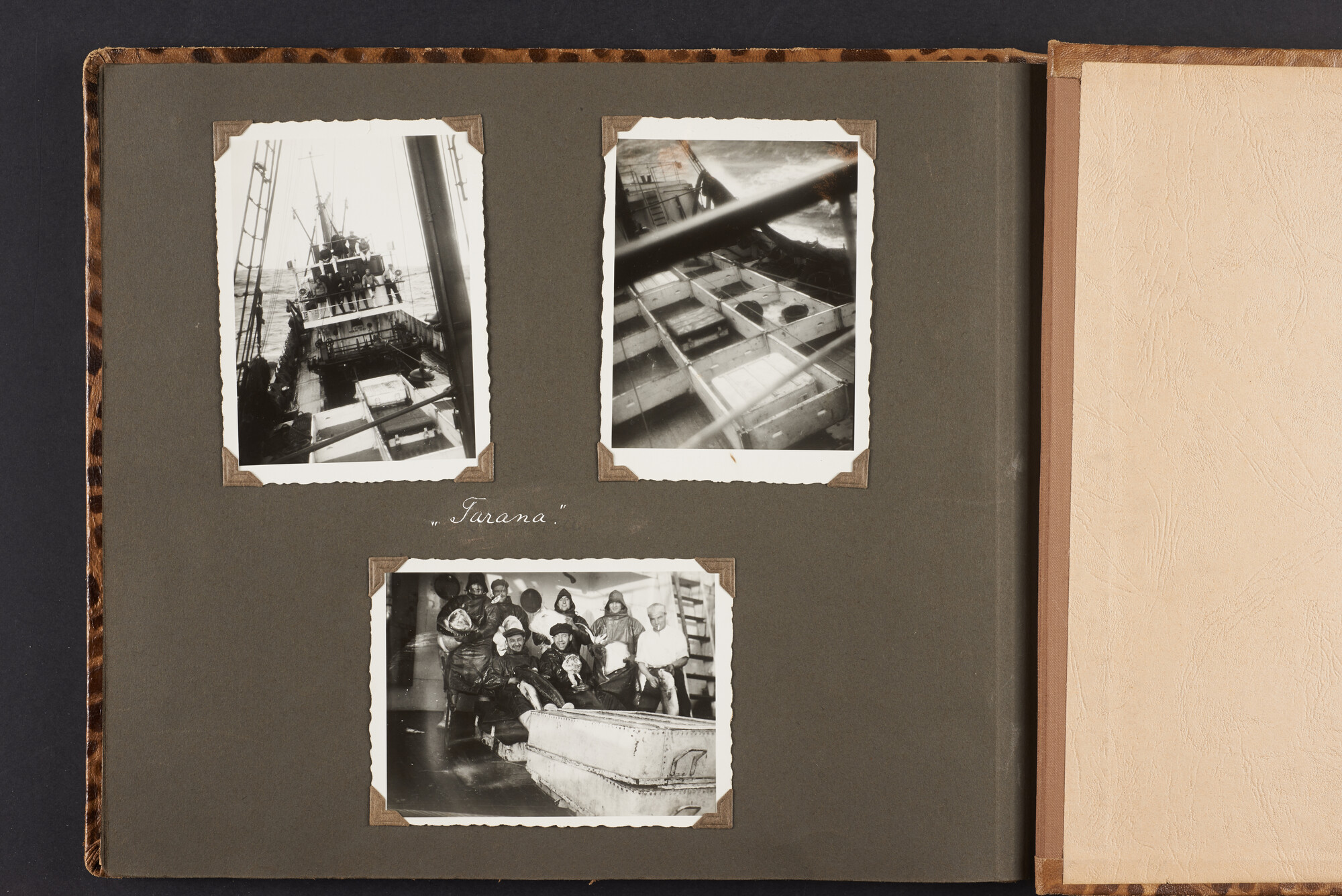 2016.0059; Fotoalbum van werkzaamheden van L. Smit & Co's Internationale Sleepdienst; fotoalbum