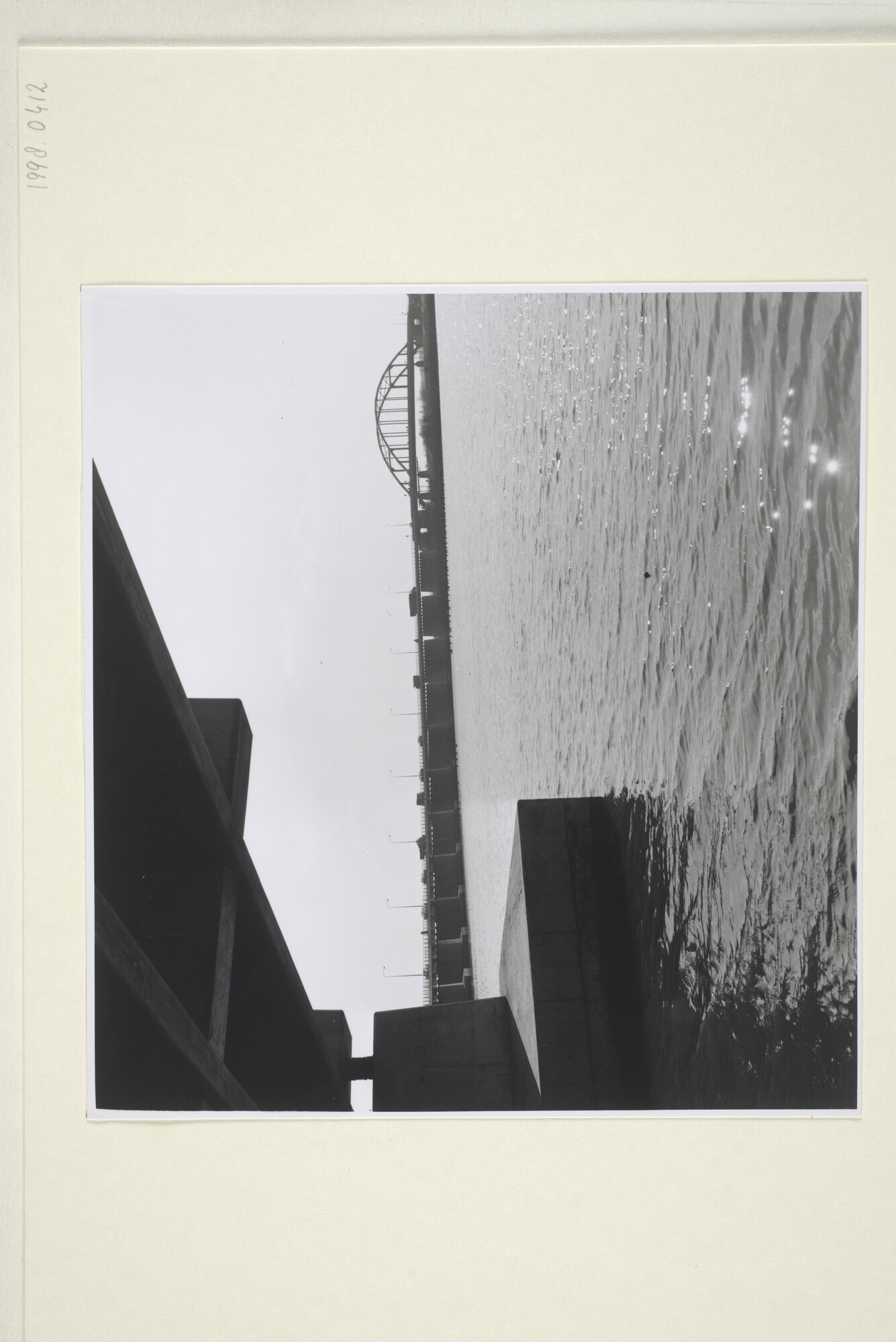 1998.0412; De Schellingwouderbrug, april 1964; foto