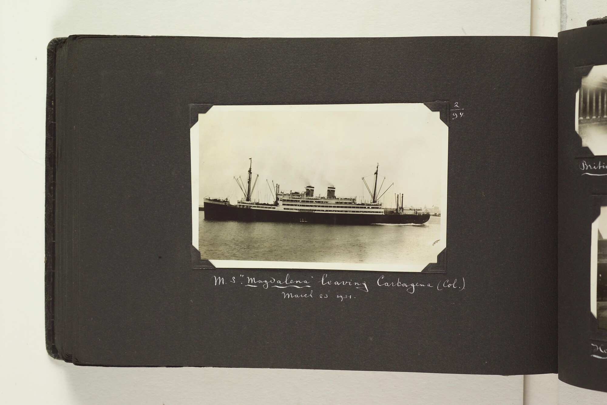 S.6156(06)l; Fotoalbum l) uit een serie van veertien uit de Collectie Job over zijn reizen met ss. 'Stuyvesant' en 'Venezuela' van de KNSM [...]; fotoalbum