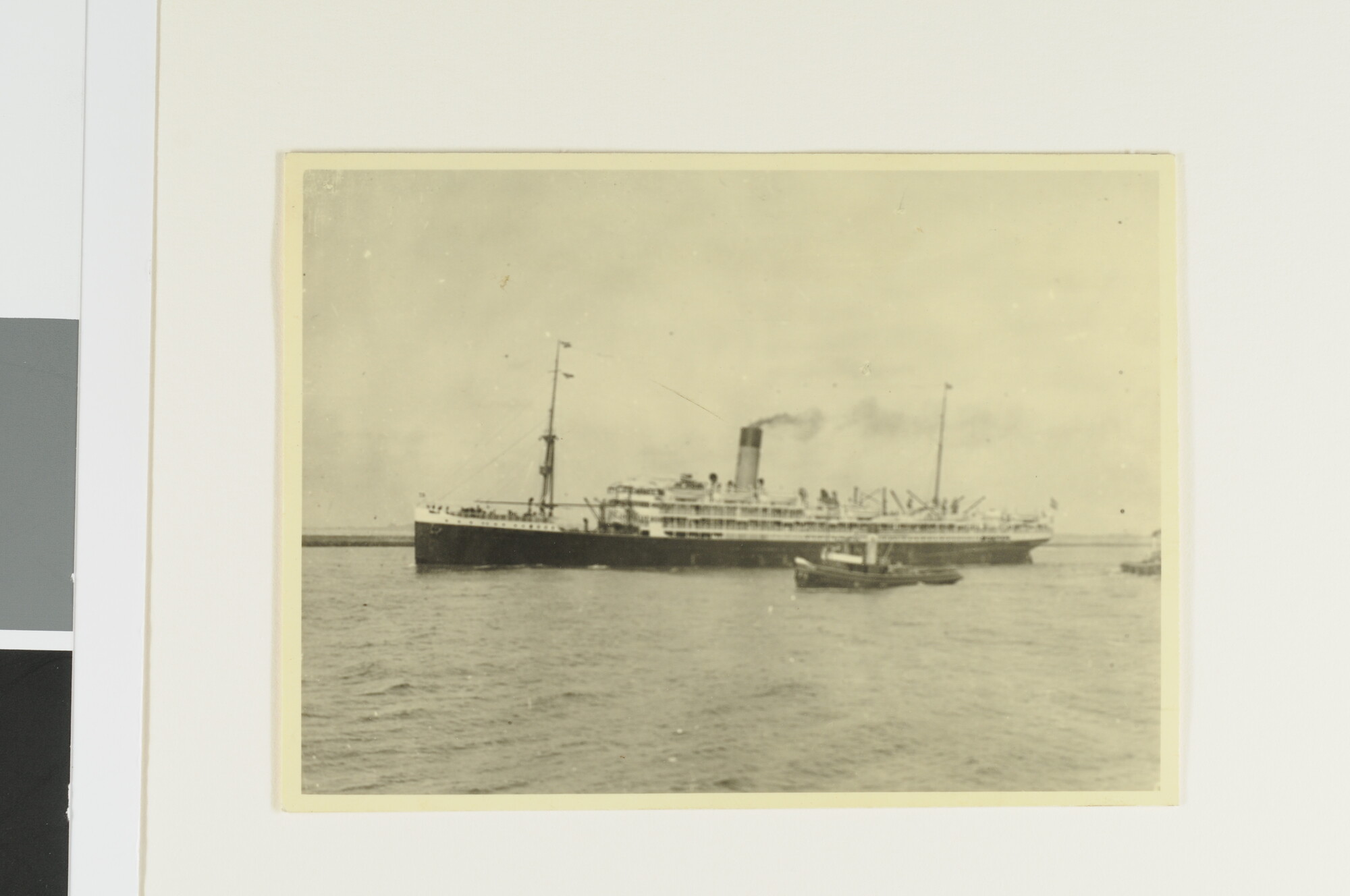 S.3565(20); Het mailschip ss. 'Prins der Nederlanden' van de Stoomvaart Maatschappij 'Nederland'; foto