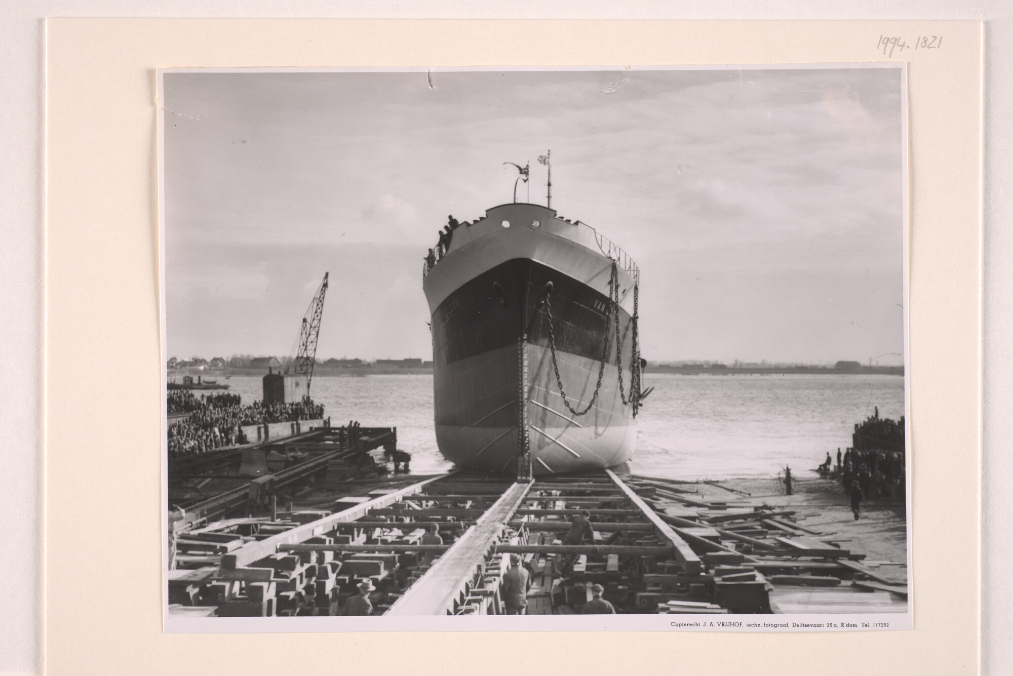 1994.1821; Fotos van de tewaterlating van ms. Van Cloon (in aanbouw als Palima); fotoreportage