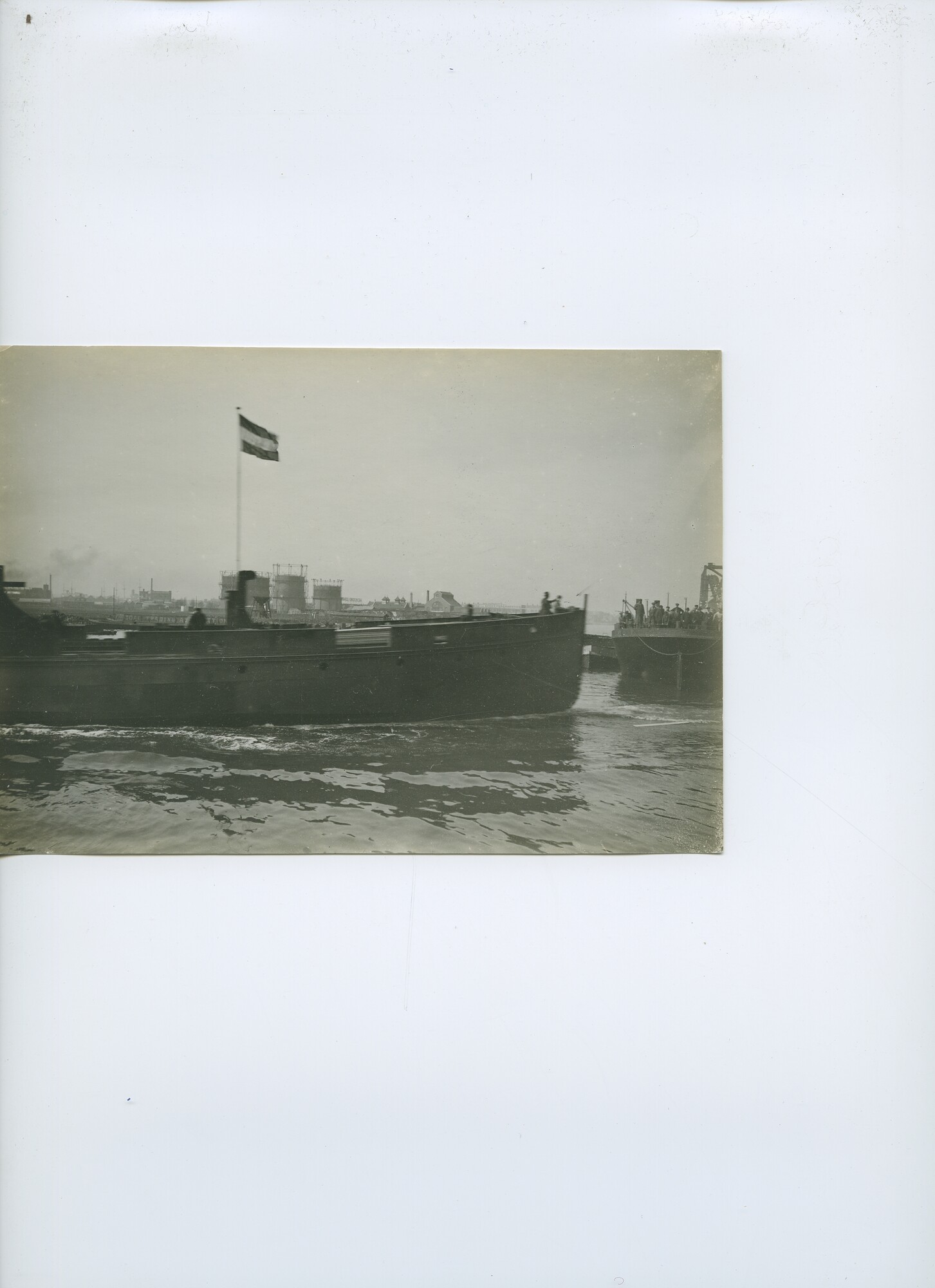 S.6386(114)0111; Foto van de tewaterlating ss. Zuiderzee; foto