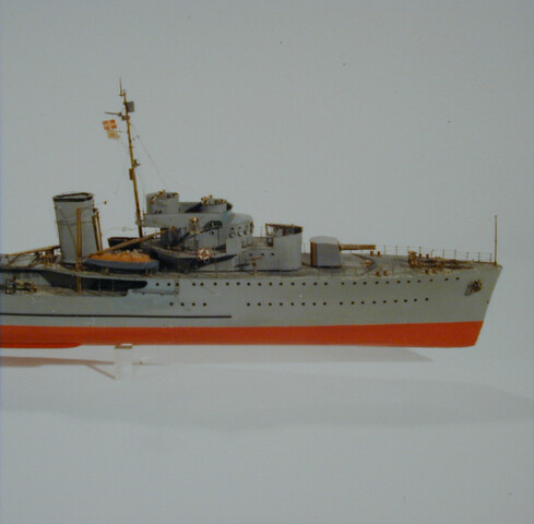 B.0203(01); Model van de torpedobootjager Hr.Ms. Isaac Sweers; scheepsmodel