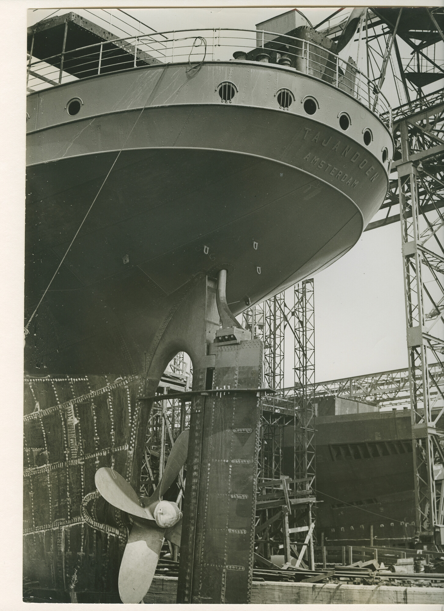 S.5444(0872)3; Foto van het vrachtschip ms. Tajandoen; foto