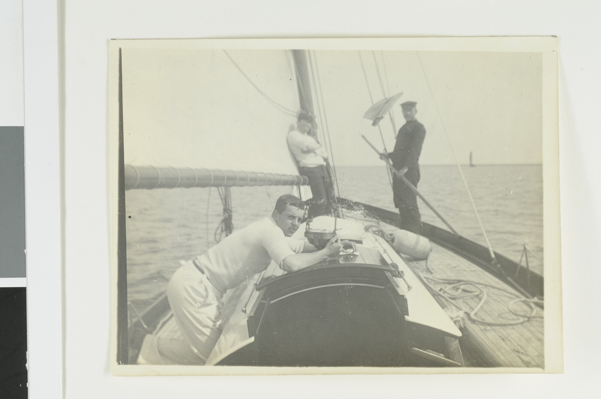 S.5707(05); Twaalf fotos genomen omstreeks 1925 tijdens een zeiltocht op de Zuiderzee en de Wadden [...]; fotoreportage
