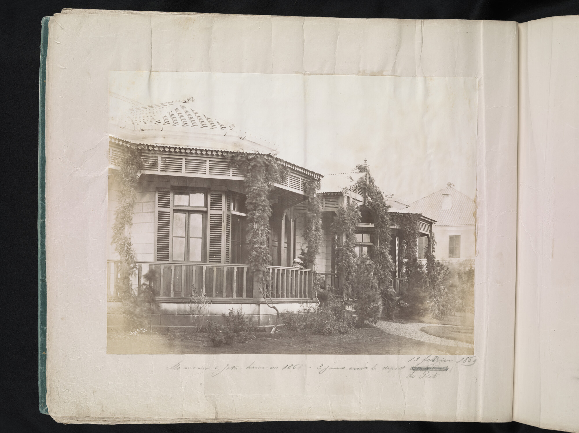 S.3628(02); Album nr. 1 uit een serie van drie van de Nederlandse consul in Japan Dirk de Graeff van Polsbroek; fotoalbum