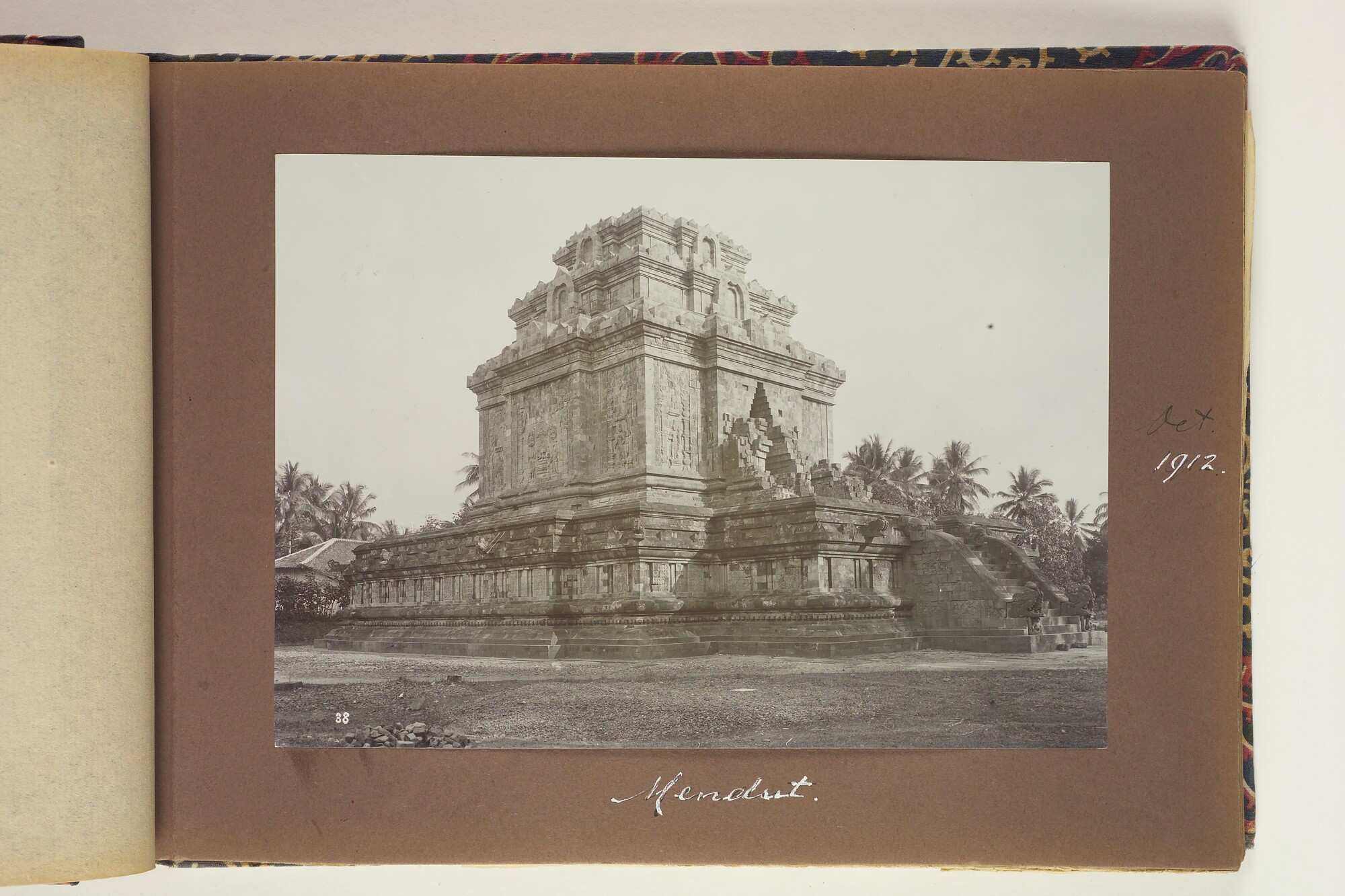 S.5679(01); Album van C.R. van Blijenburgh met foto's gemaakt tijdens reizen tussen 1901; fotoalbum
