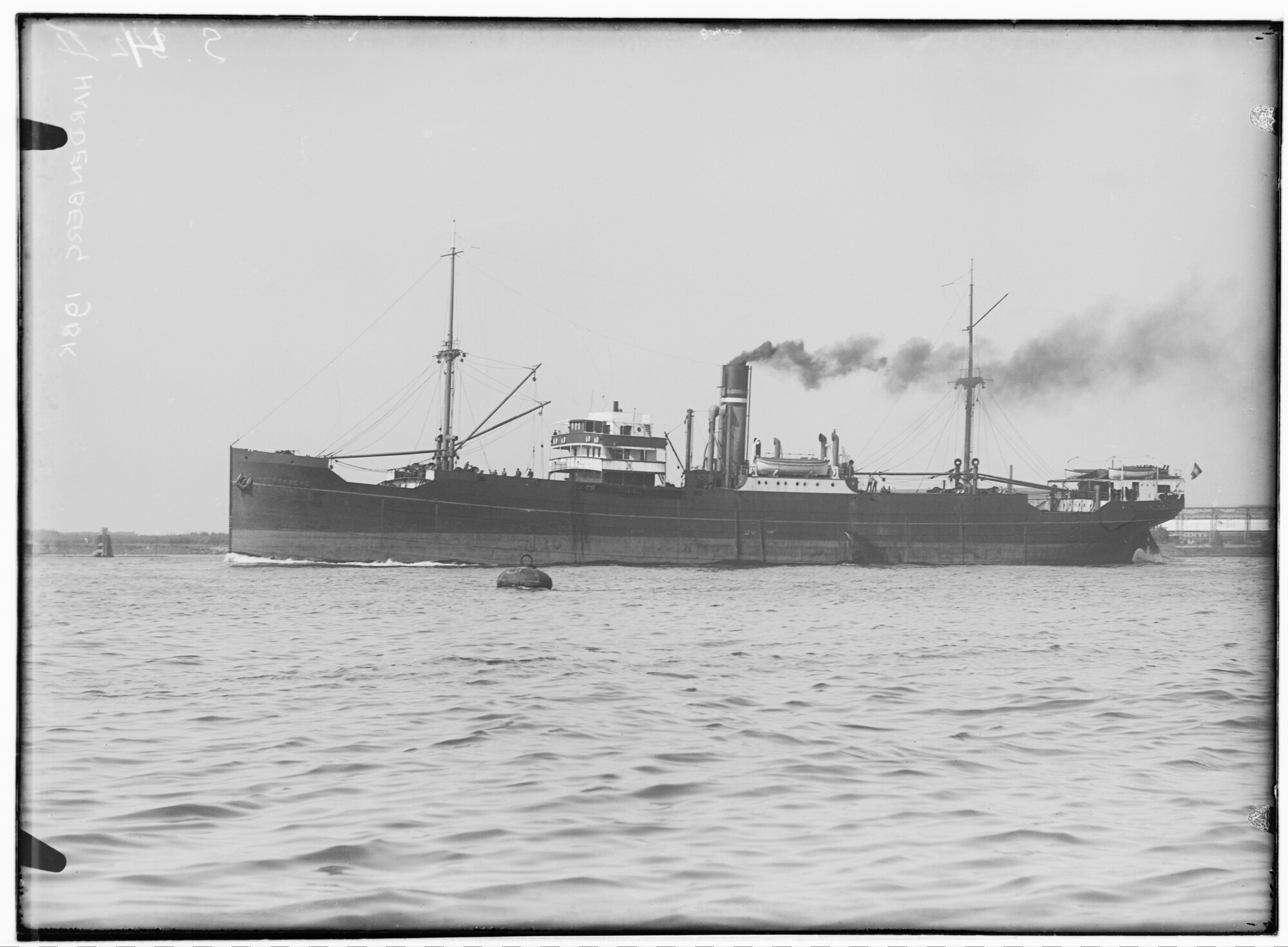 2018.1236; Glasnegatief van het vrachtschip Hardenberg (Nederlands, 1922); glasnegatief