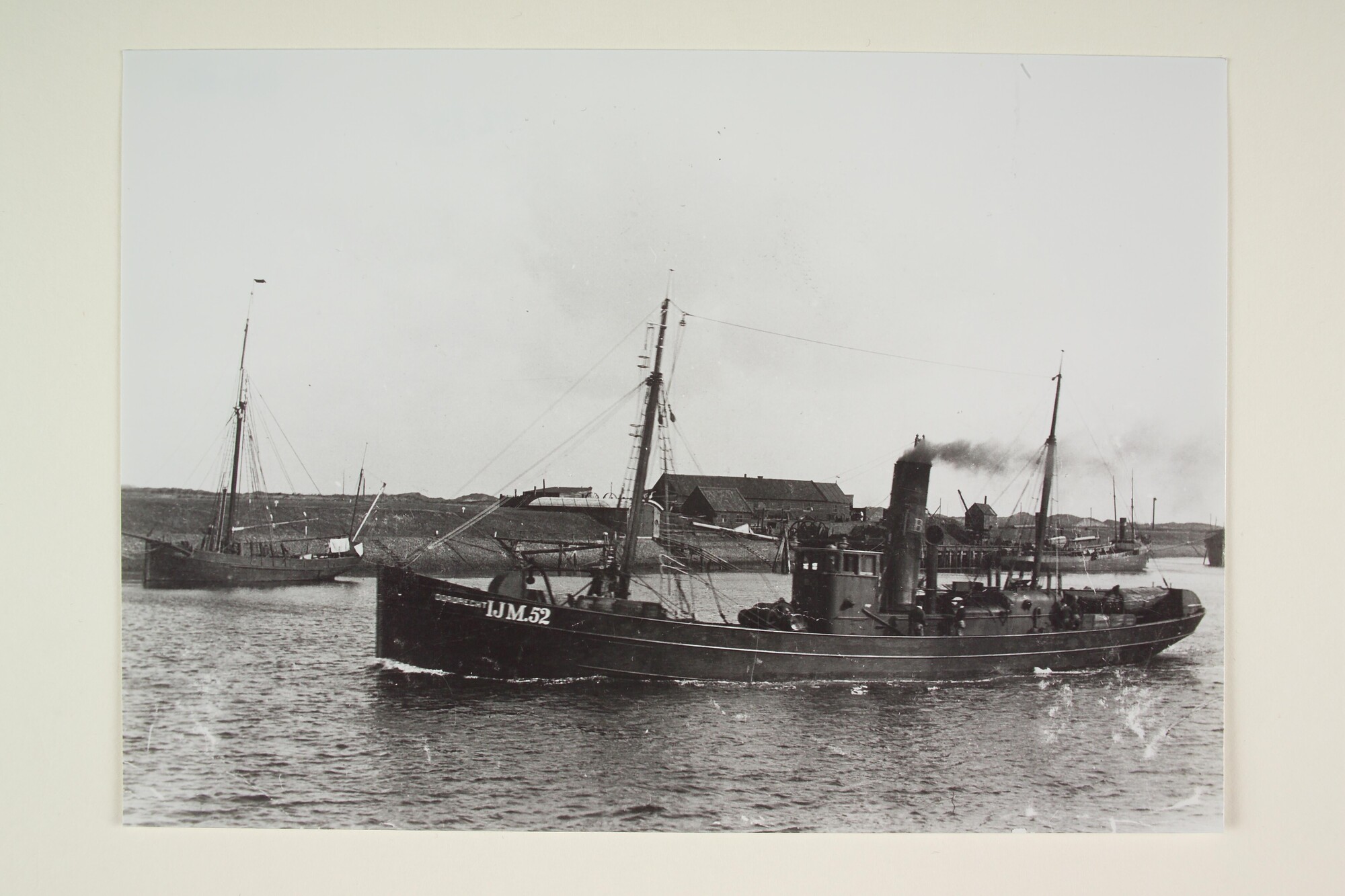 1997.1662; De stoomtrawler Dordrecht (IJM 52, ex- Celtic Prince) van de [...]; foto