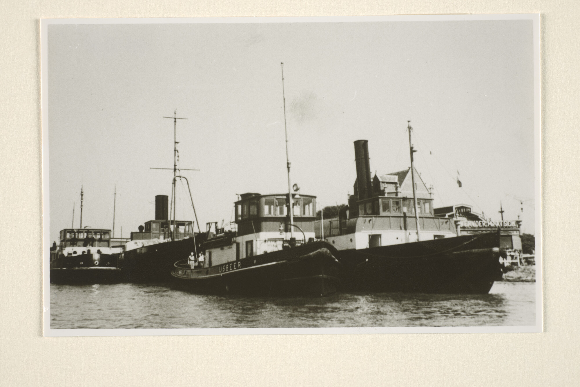 1996.3440; De ijsbrekers IJsbreker I en IJsbreker II [...]; foto