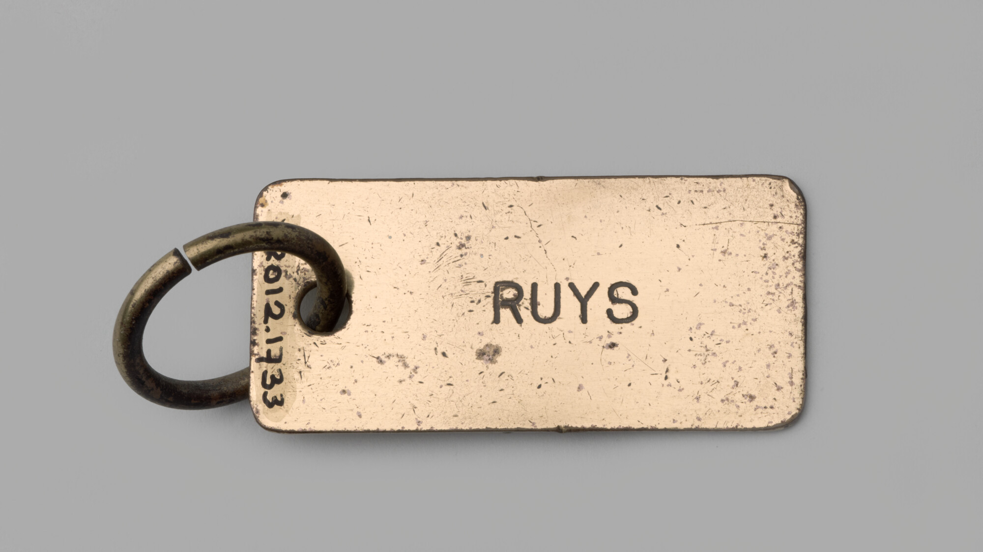 2012.1733; Sleutelhanger van het schip Ruys; sleutelhanger