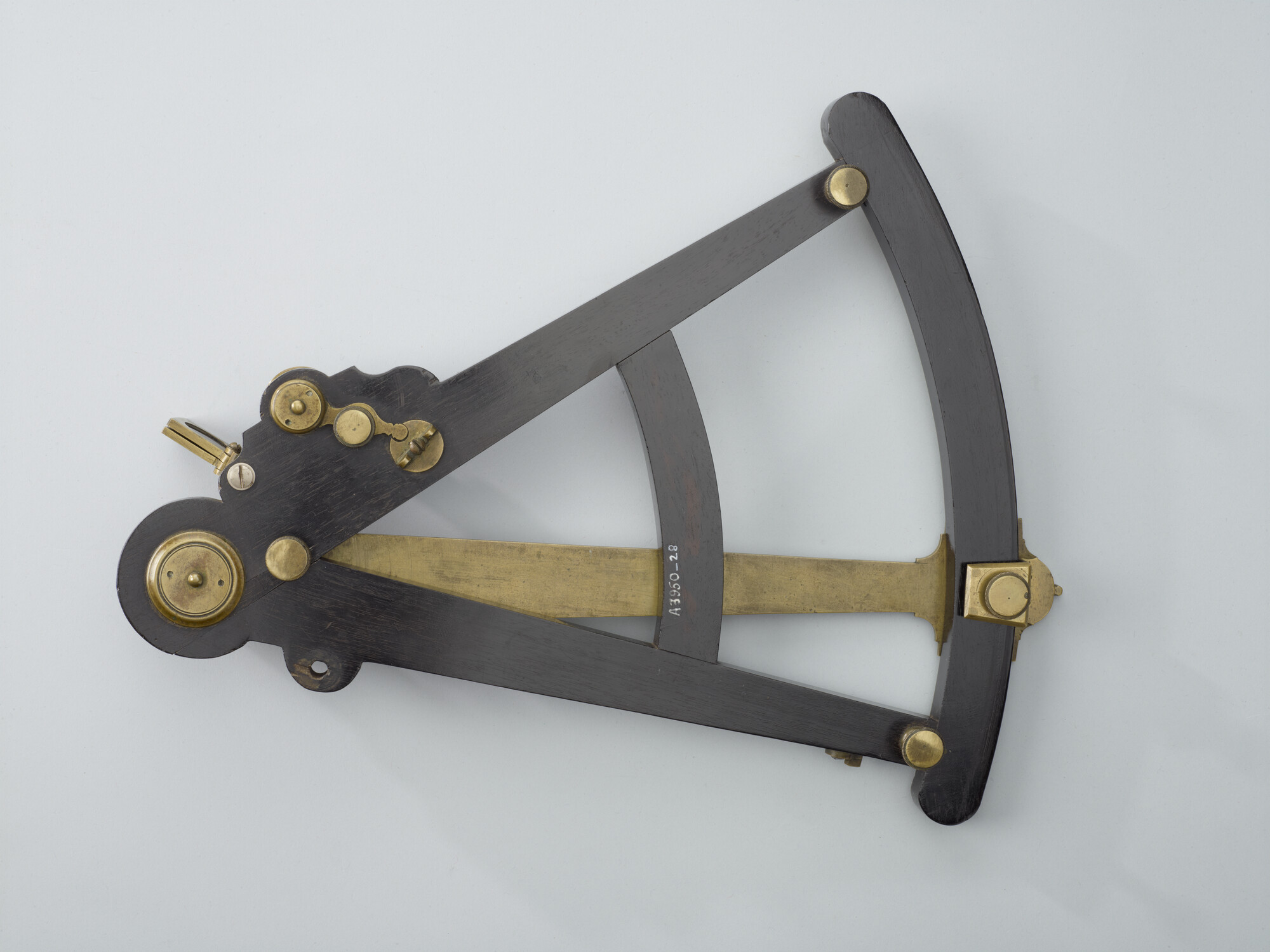 A.3950(28); Ebbenhouten octant door Jacobus Kley, Rotterdam, 1763, gemerkt P. Holm Amsterdam; octant