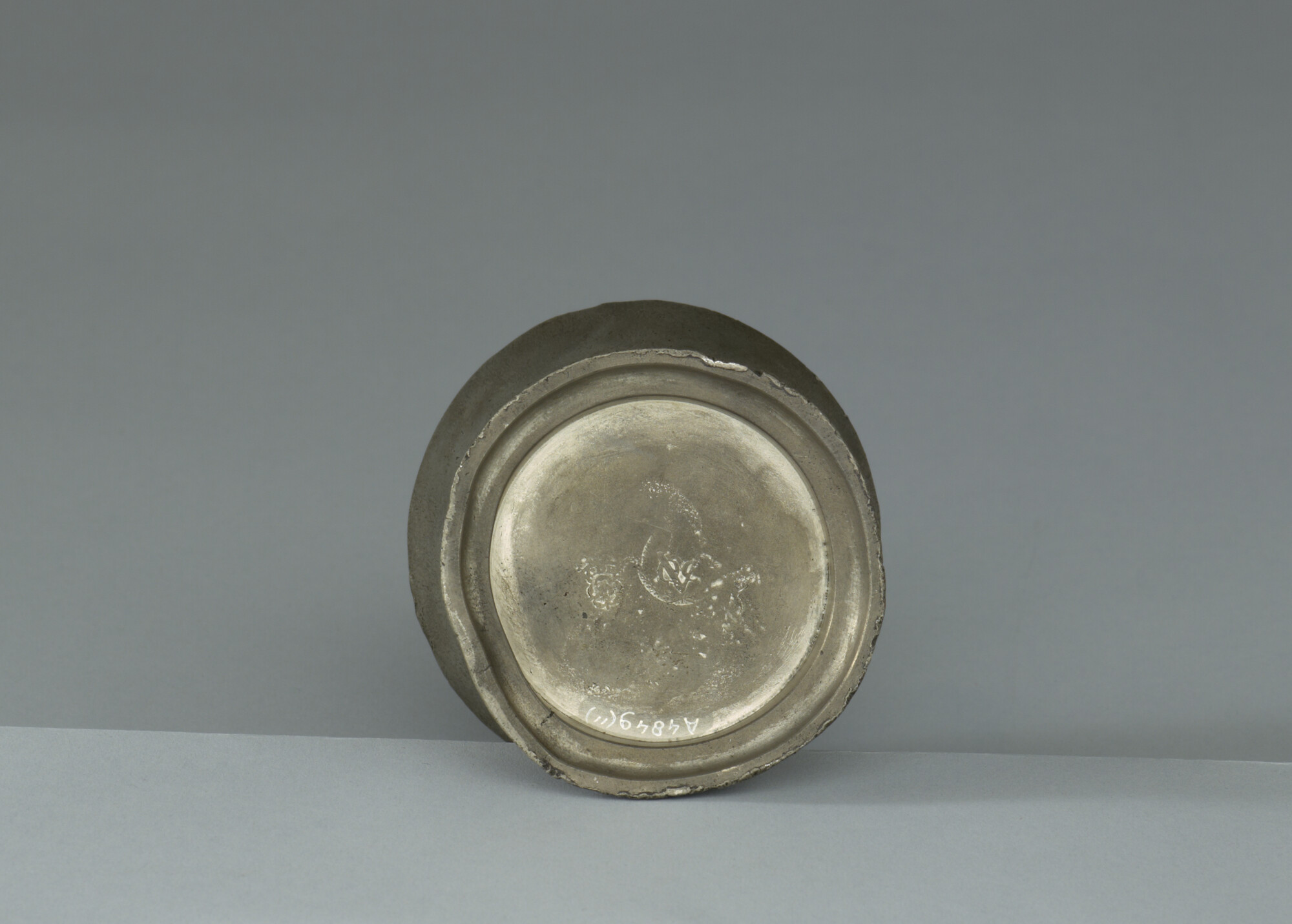 A.4849(11); Conische tinnen beker; drinkbeker