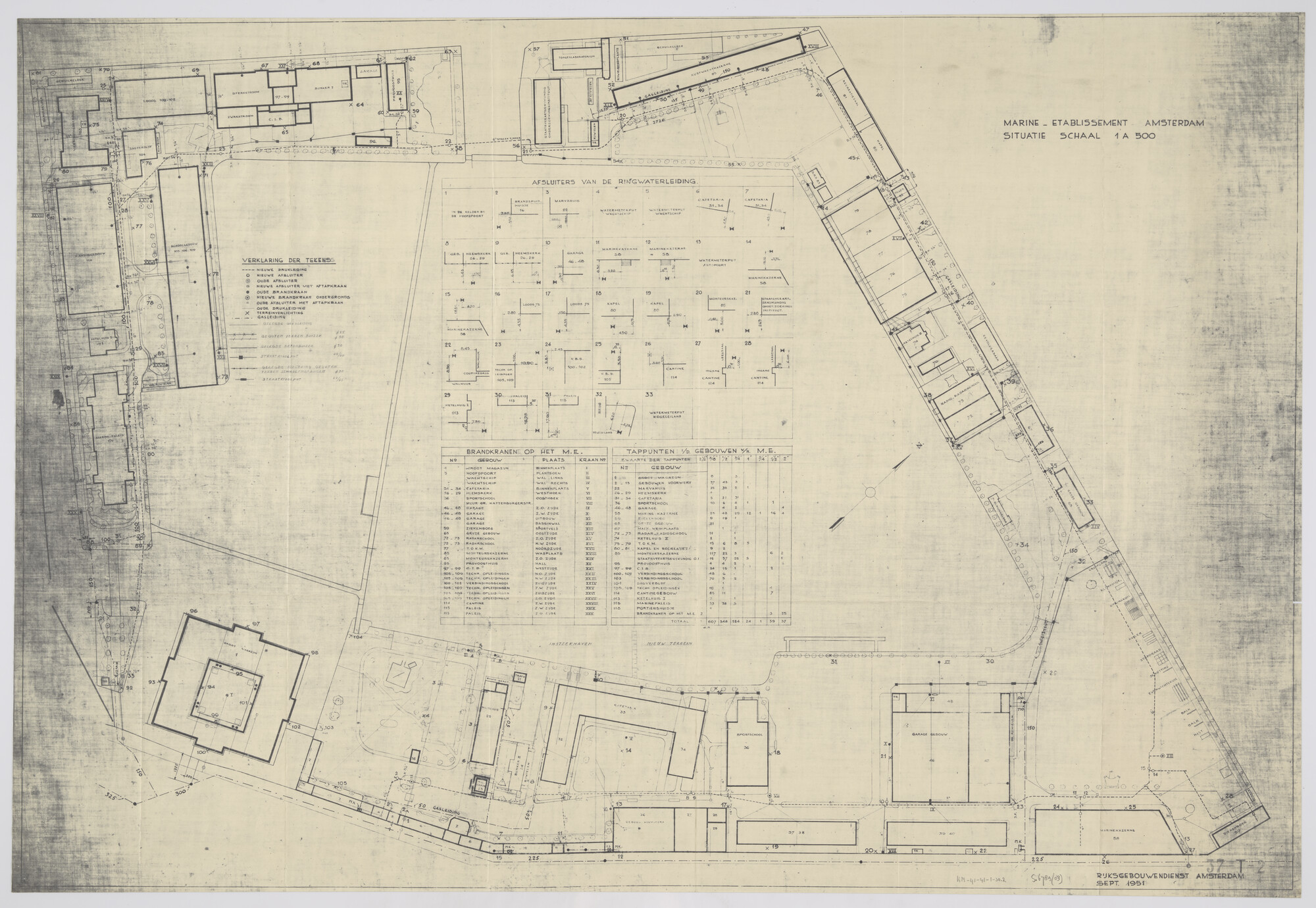 S.6789(03); Een plattegrond van het Marine Etablissement te Amsterdam (1951) met brandkranen en tappunten; technische tekening