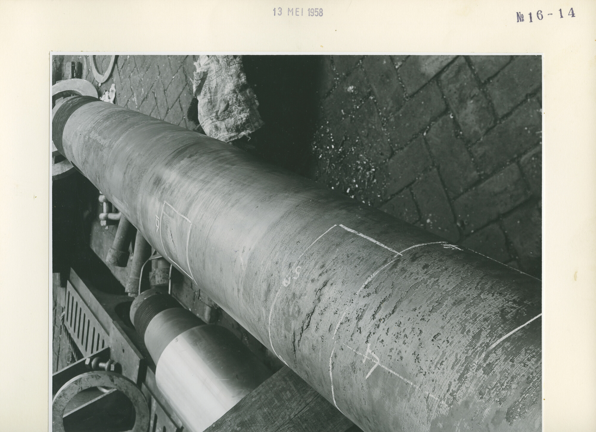 S.5444(3291)14; Foto van scheuren in de schroefas van de Baron Cawdor; foto