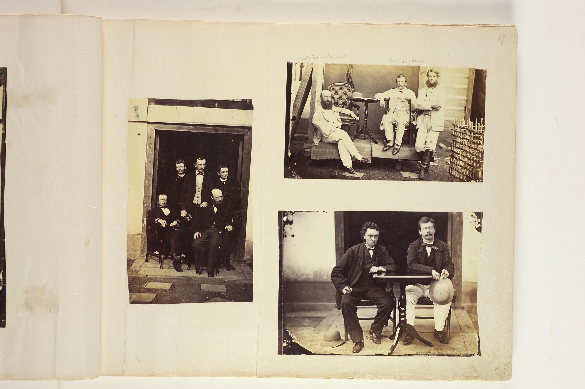 S.3628(02); Album nr. 1 uit een serie van drie van de Nederlandse consul in Japan Dirk de Graeff van Polsbroek; fotoalbum